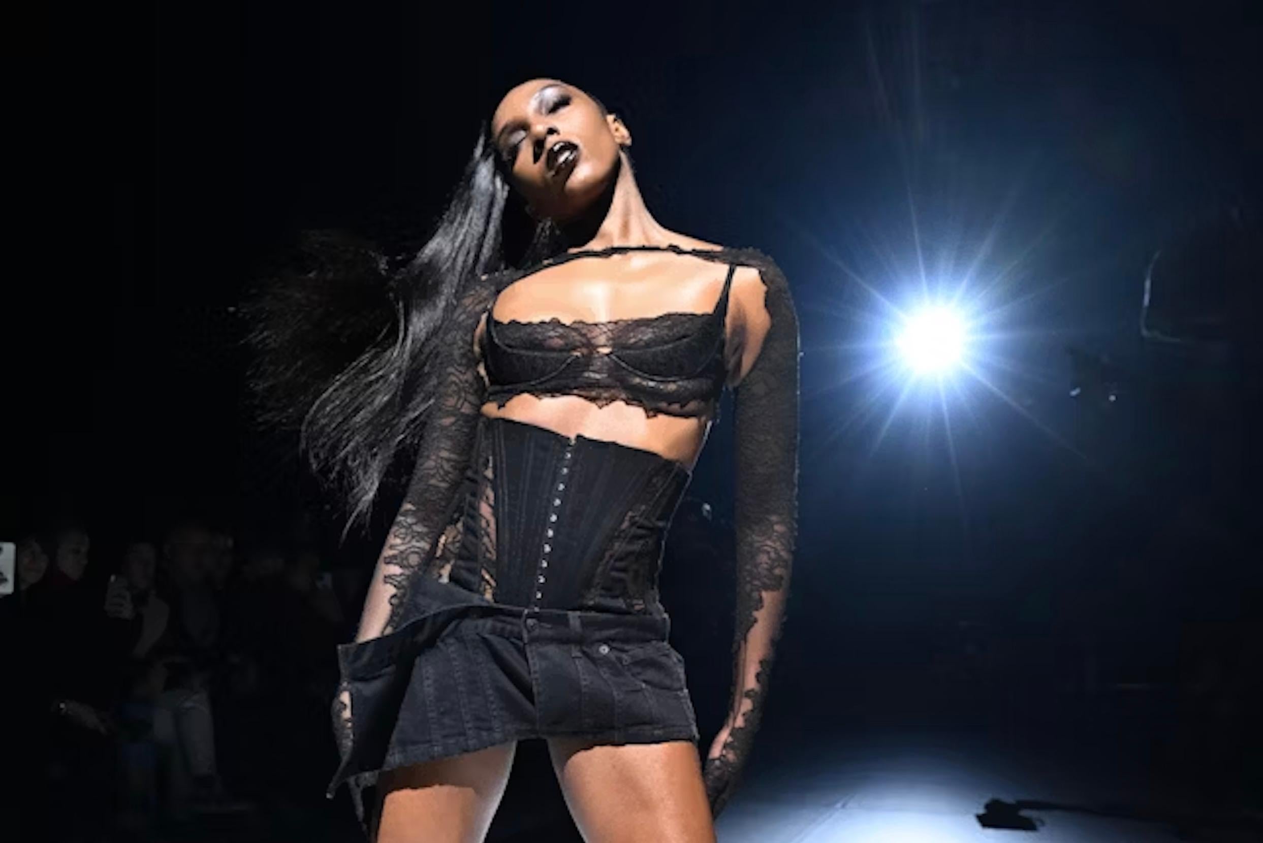 MUGLER FW 2023 Runway Black Lace Corset For Sale 2