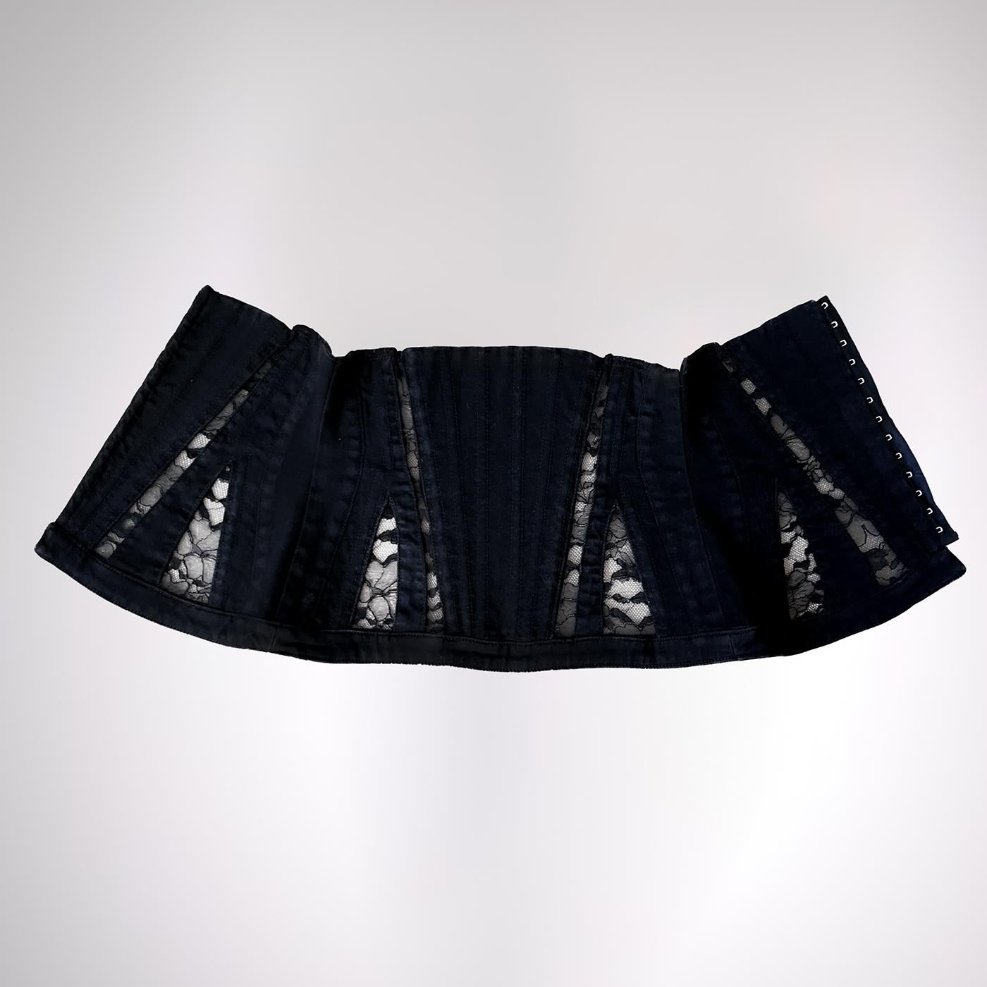 MUGLER FW 2023 Runway Black Lace Corset For Sale 4