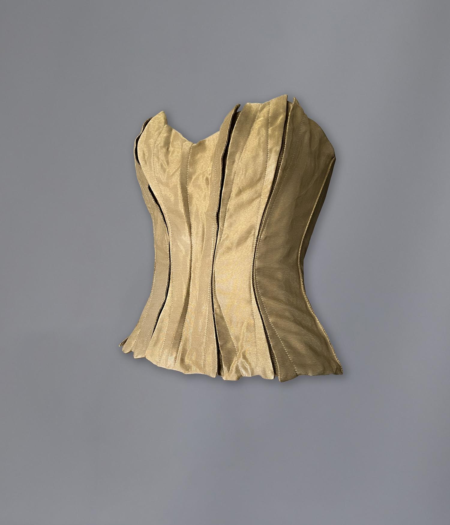 Or MUGLER - Corsage sculptural en métal doré en vente