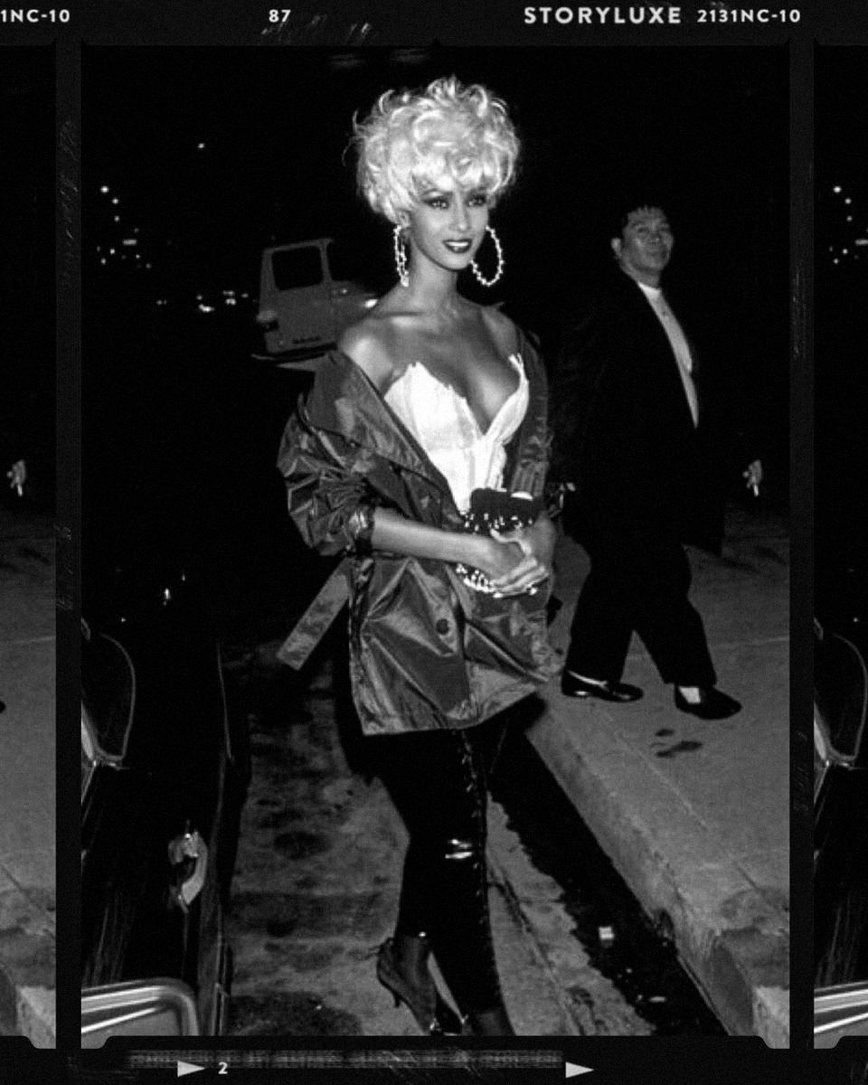 MUGLER - Corsage sculptural en métal doré en vente 1