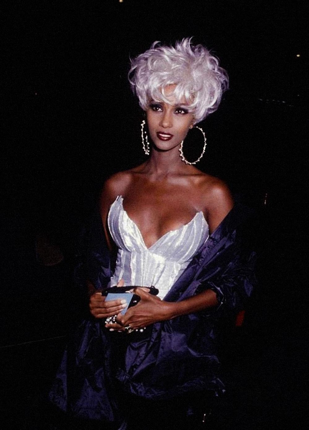 MUGLER - Corsage sculptural en métal doré en vente 3