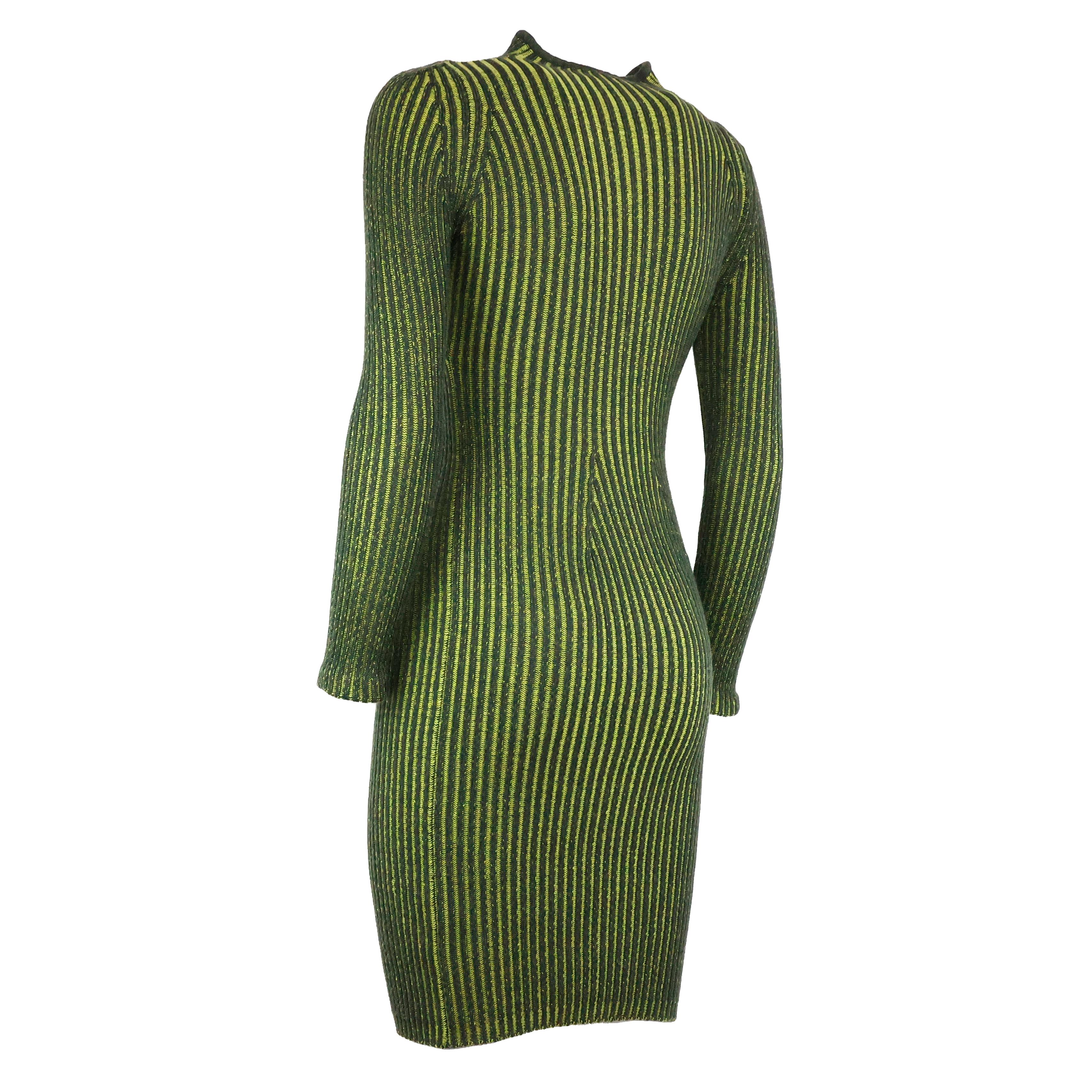 Mugler Stretch Dress in Wool In Excellent Condition For Sale In Bressanone, IT