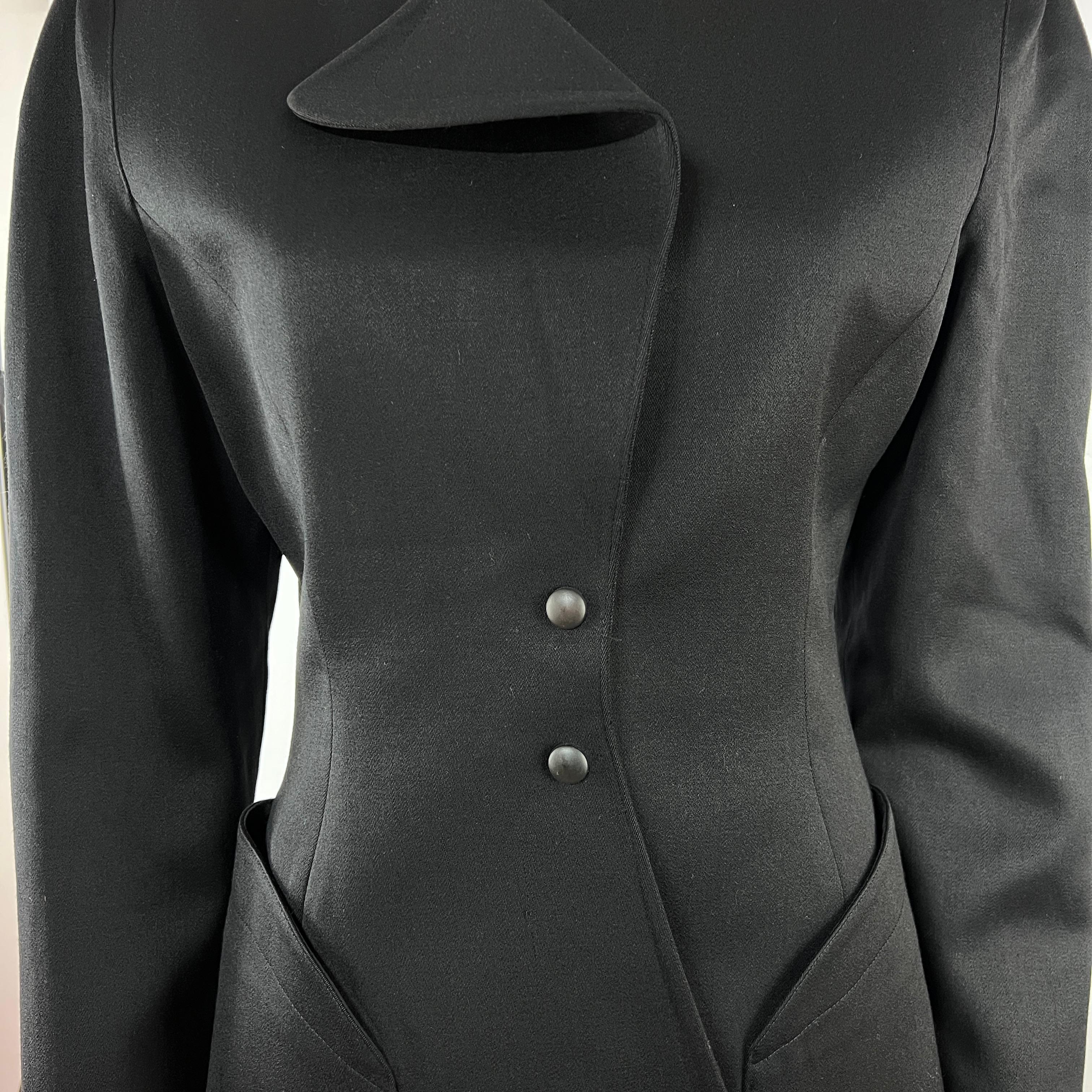 MUGLER Veste en coton noir circa 1990, Made in France, taille S Pour femmes en vente