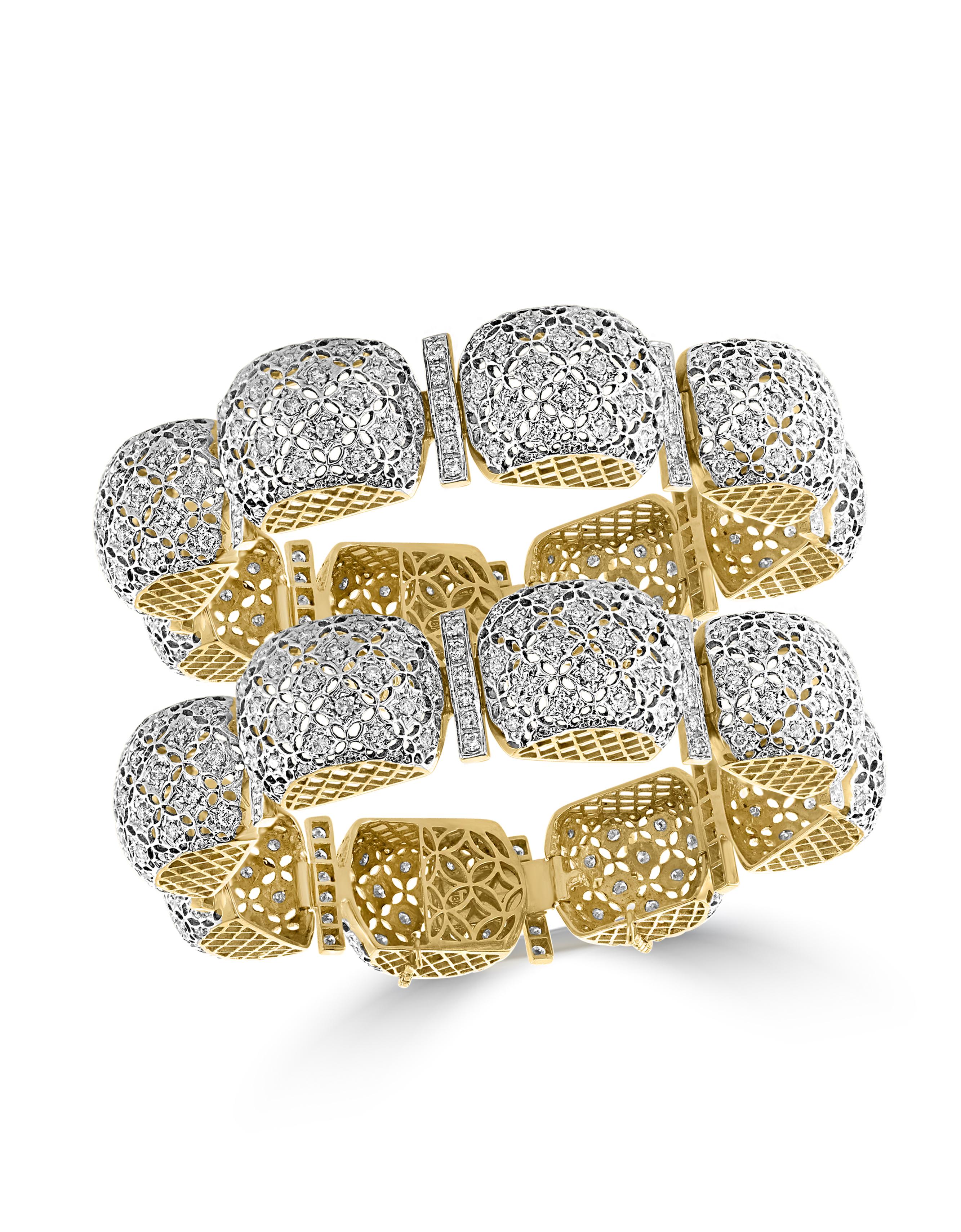 Mugul Style 18 Karat Yellow Gold and Diamonds Pair of Bangle / Bracelet 1