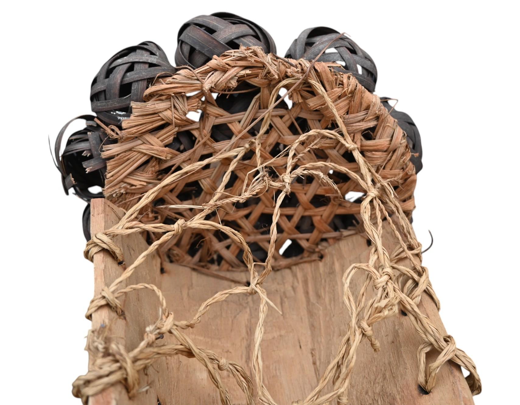 Mukinka Mask from the  Salampasu tribe, DR Congo, middle 20th century For Sale 3