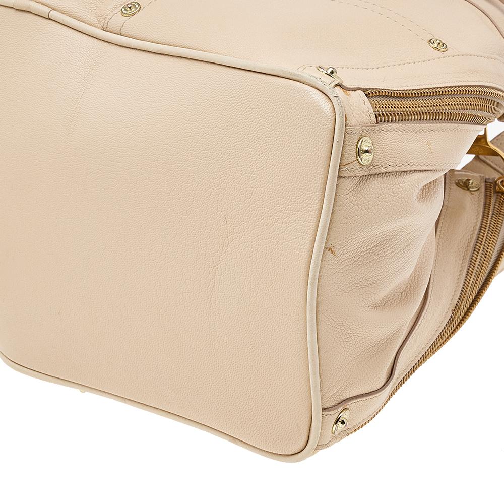 Mulberry Beige Leather Drawstring Shoulder Bag In Good Condition In Dubai, Al Qouz 2