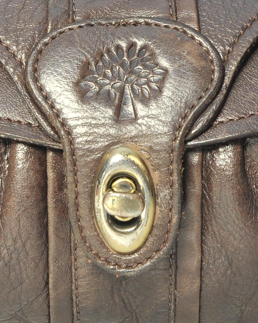Mulberry Brown Leather Ladies Handbag With Original Maroon Mulberry Dust Bag In Good Condition For Sale In High Wycombe, GB