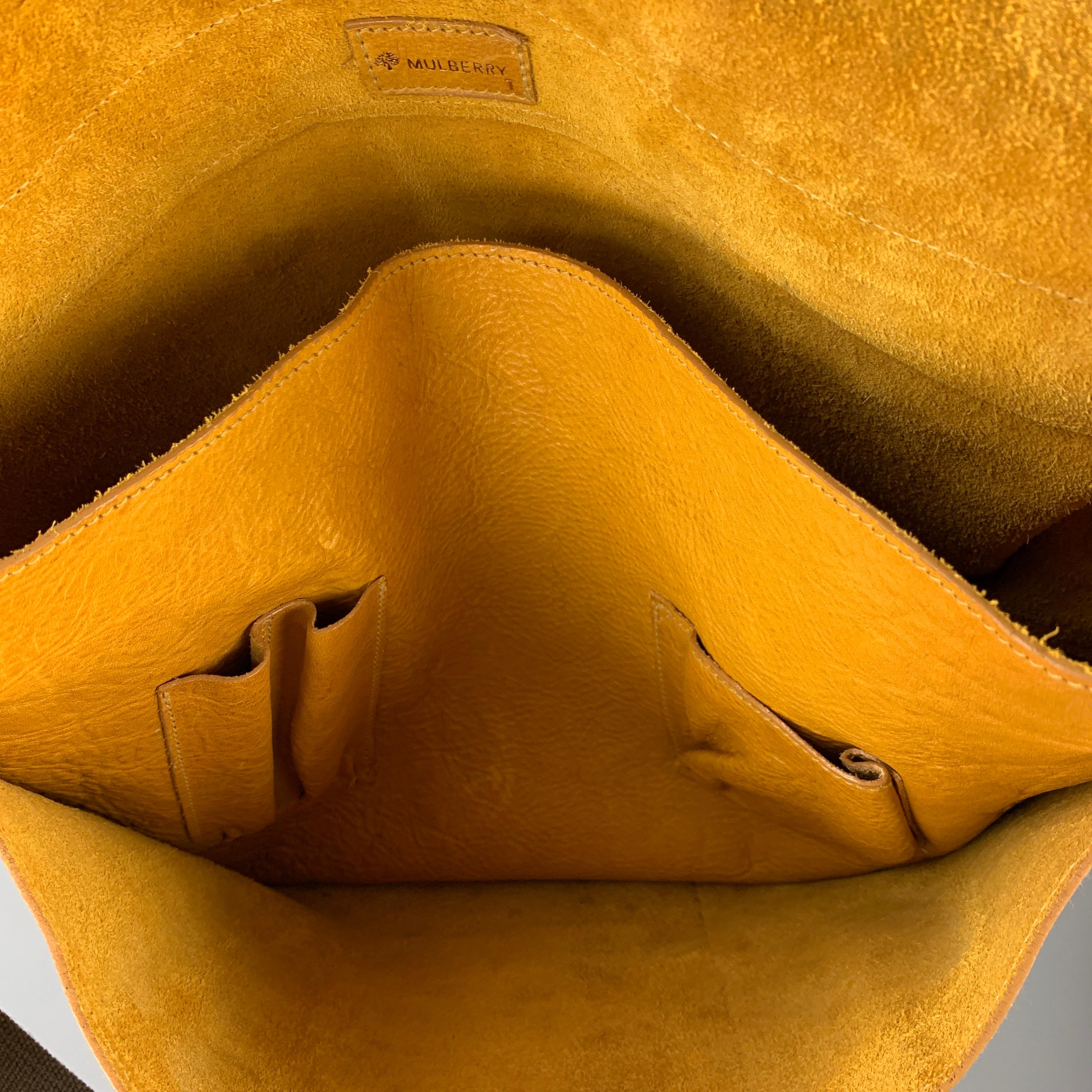 MULBERRY Brynmore Mustard Khaki Distressed Leather Messenger Bag In Good Condition In San Francisco, CA