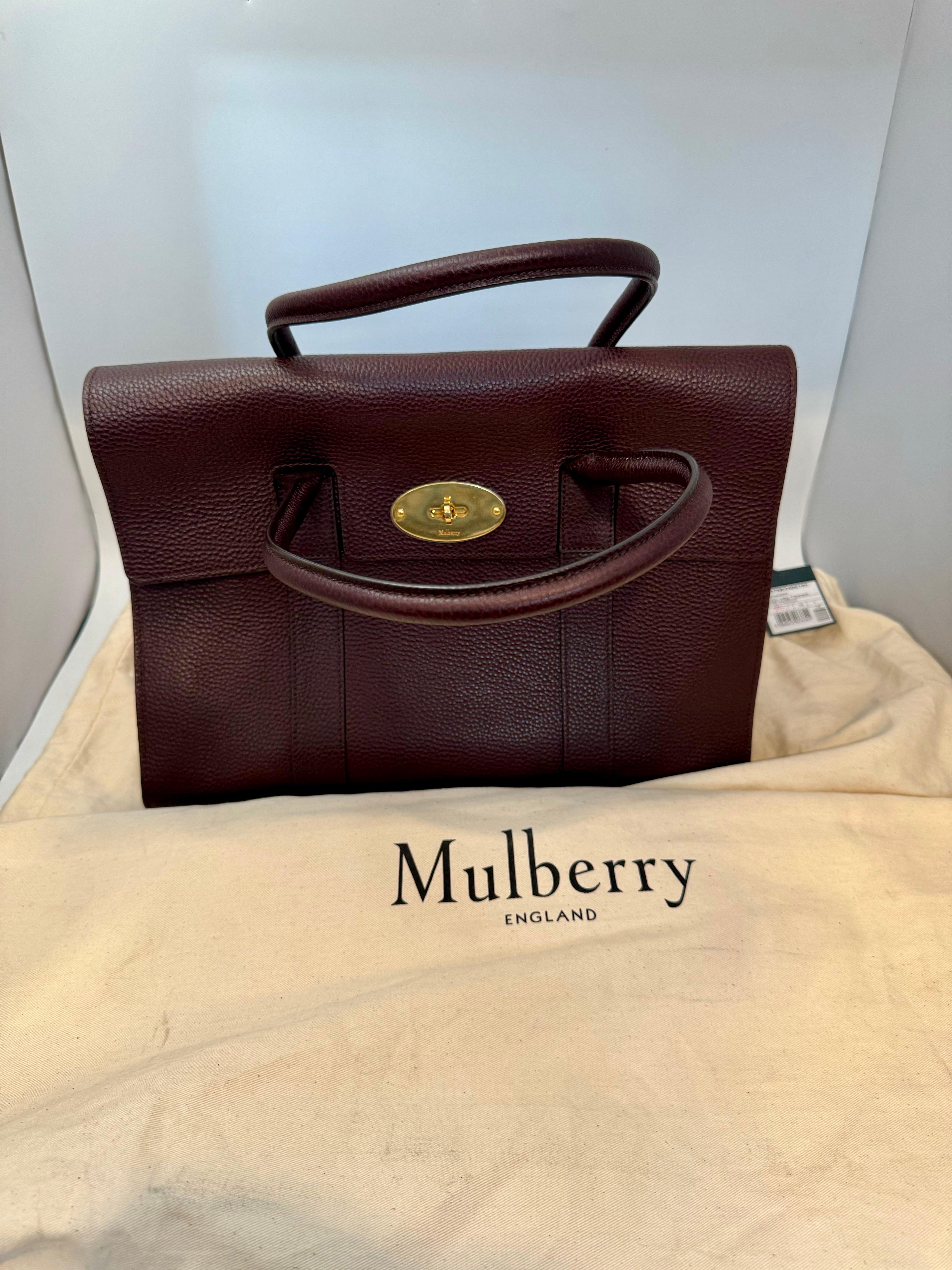 MULBERRY Classic Bayswater bag in grained leather with double handle , Large, Brand  New
Bayswater Grain Veg Tanned K195 Oxblood
Mulberry England
Logo: Engraved, Metallic
• Materials: Grained leather
• Lining: With patch pockets, With laminated