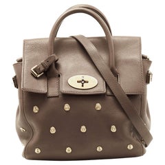 Mulberry - Sac à dos en cuir beige foncé avec mini cara Delevingne