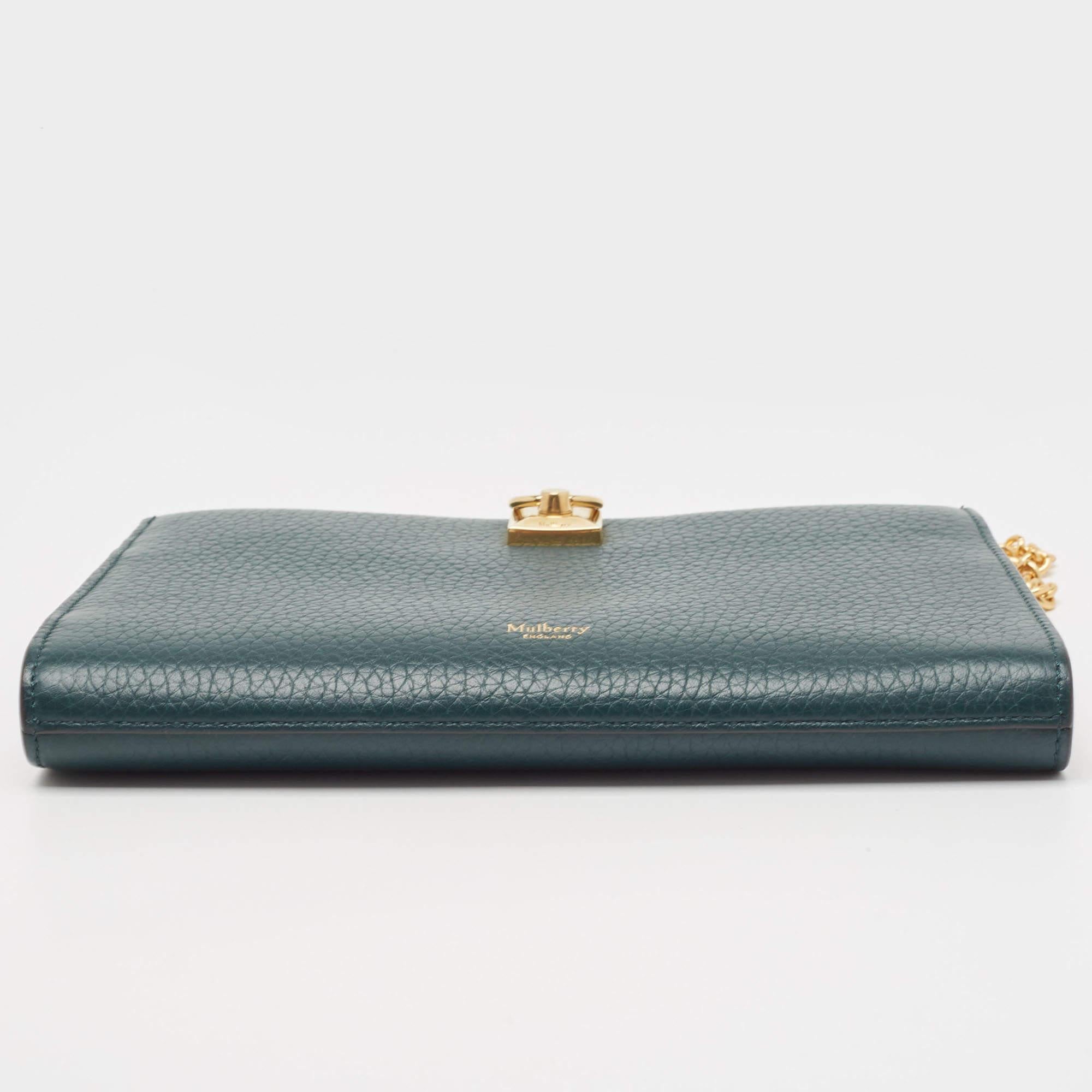 Mulberry Green Leather Iris Wallet On Chain In Excellent Condition For Sale In Dubai, Al Qouz 2