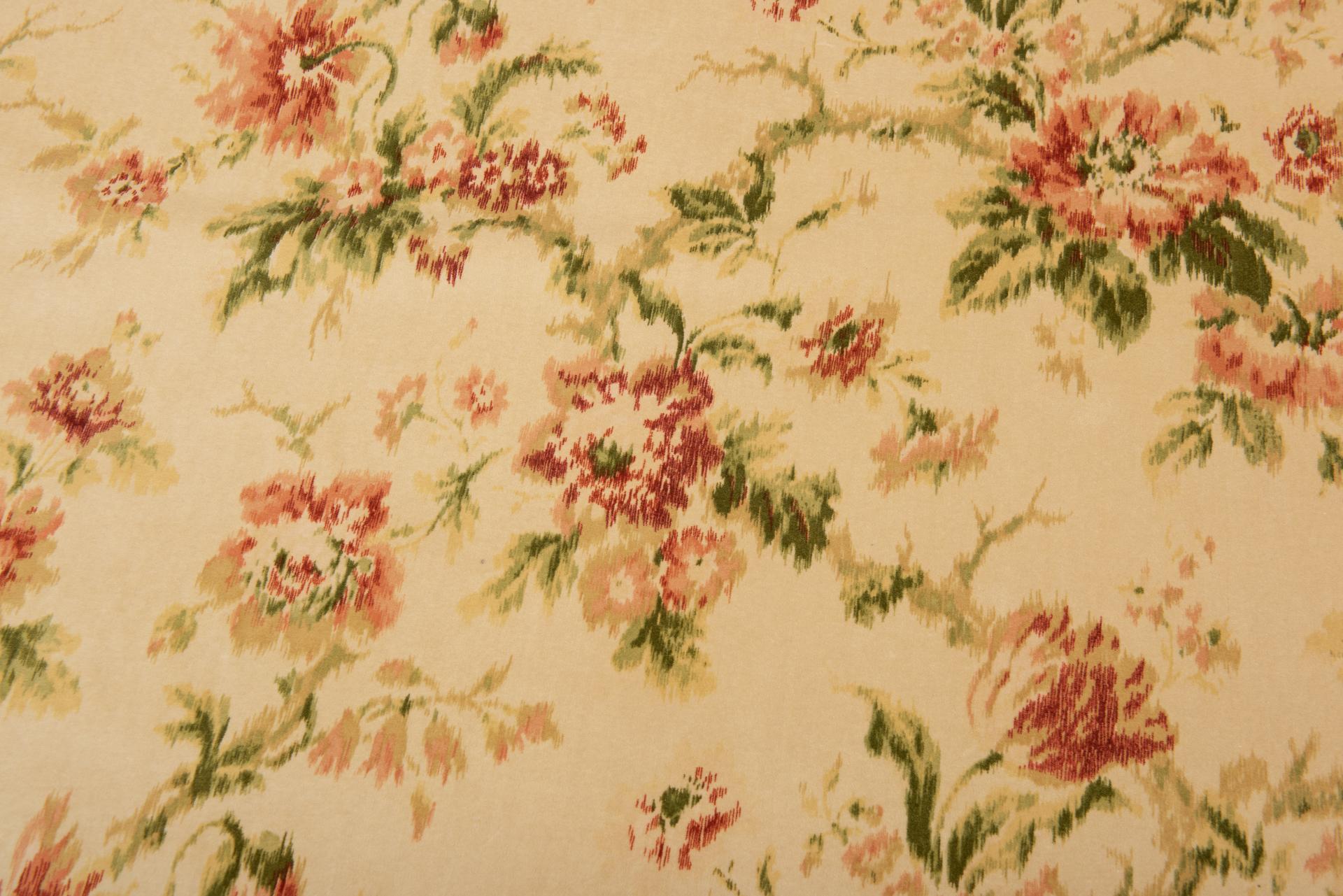 Mulberry Pastel Velvet with Flowers In Excellent Condition For Sale In Alessandria, Piemonte