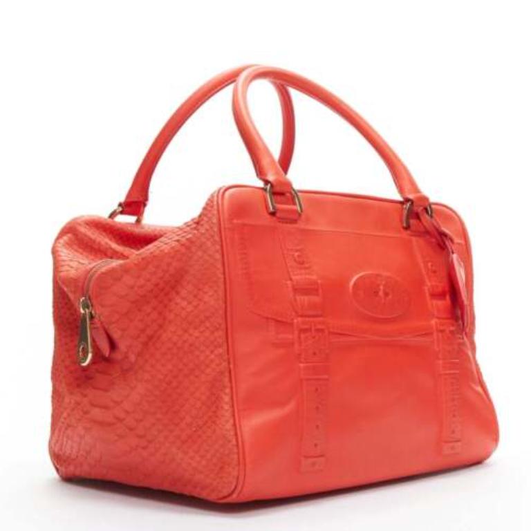 MULBERRY Shadow Maisie Clipper red embossed leather scaled travel satchel bag
Reference: TGAS/D00839
Brand: Mulberry
Model: Maisie Clipper Shadow
Material: Leather
Color: Red
Pattern: Solid
Closure: Zip
Lining: Brown Fabric
Extra Details: The Maisie