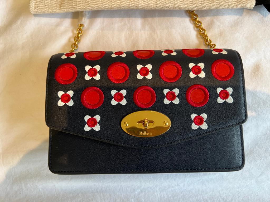Sought after Mulberry Small Darley handbag in midnight, red and white silky calf geo-floral, 

original packaging, protective wrapping to chain and film to clasp, Mulberry product card, original dustbag, 

condition: excellent, unused, as new.