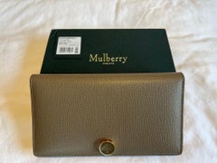 Long portefeuille Mulberry Tree en cuir croix de raisin incrusté, boîte d'origine, inutilisé