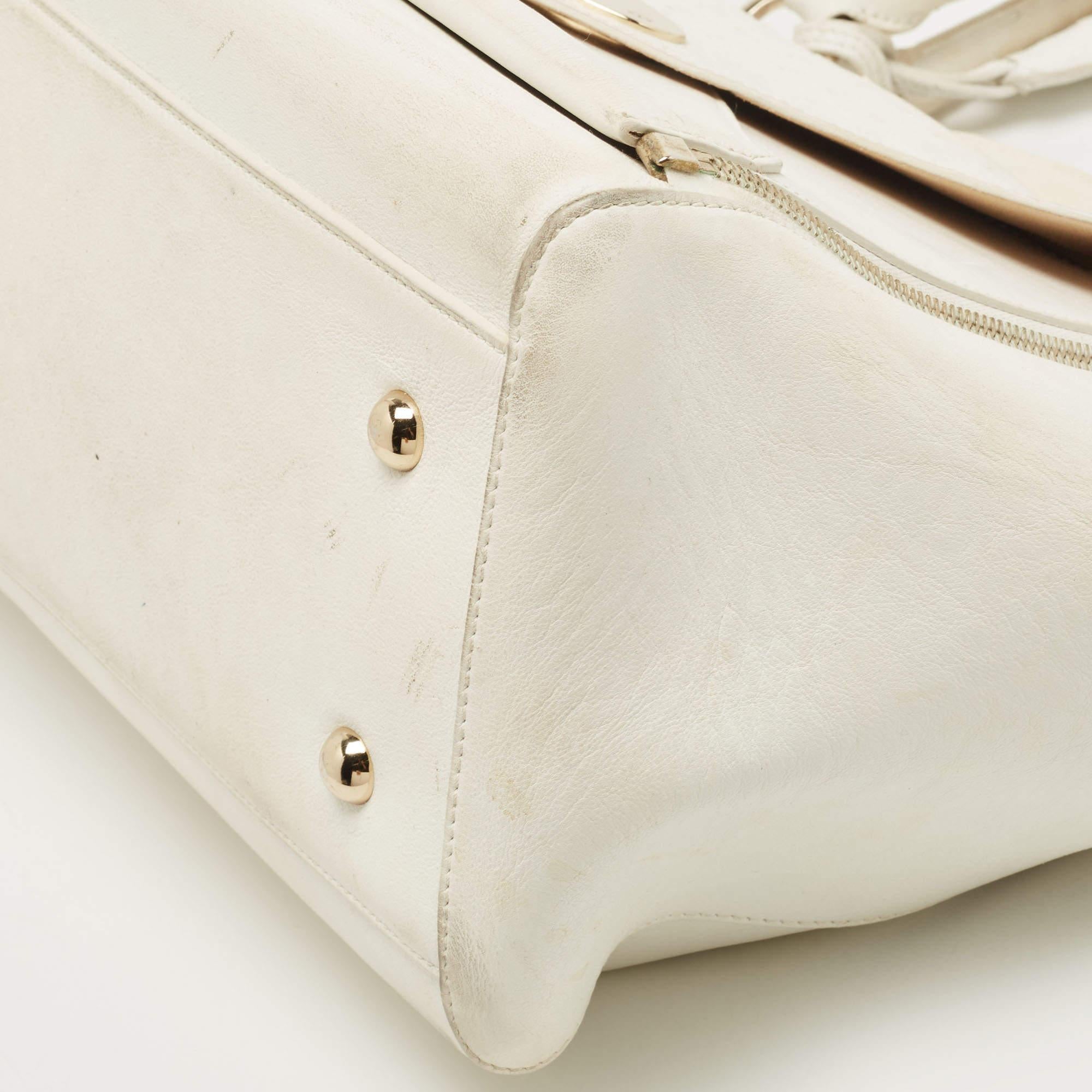 Mulberry White Ostrich Embossed and Leather Willow Tote In Fair Condition In Dubai, Al Qouz 2