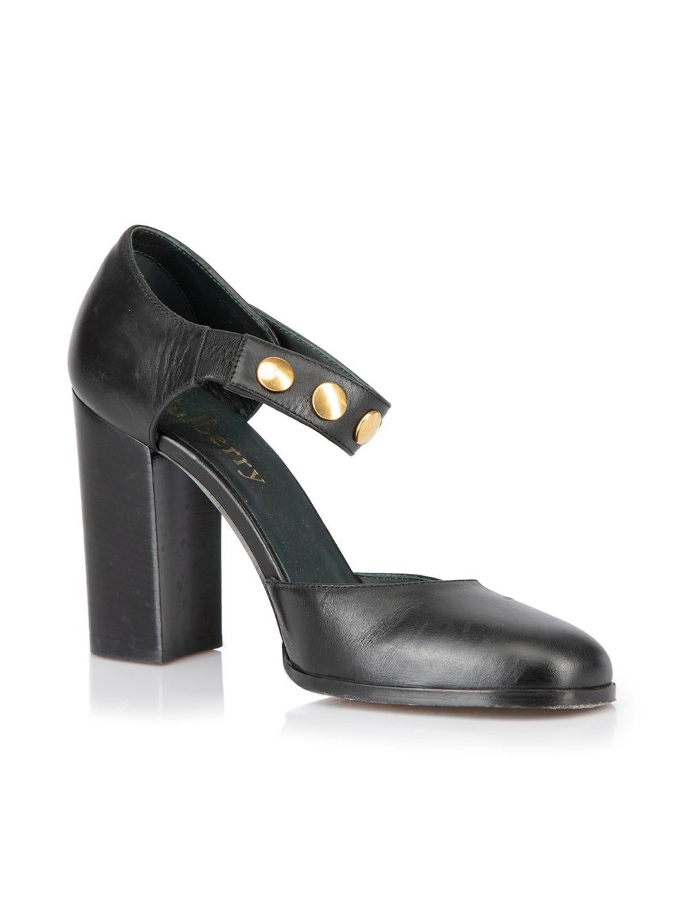 CONDITION is Very good. Minimal wear to pumps is evident. Minimal wear to the leather exterior and heel block where scuffs/scratches can be seen on this used Mulberry designer resale item. 
 
 Details
  Black
 Leather
 Heels
 Square toe
 High block