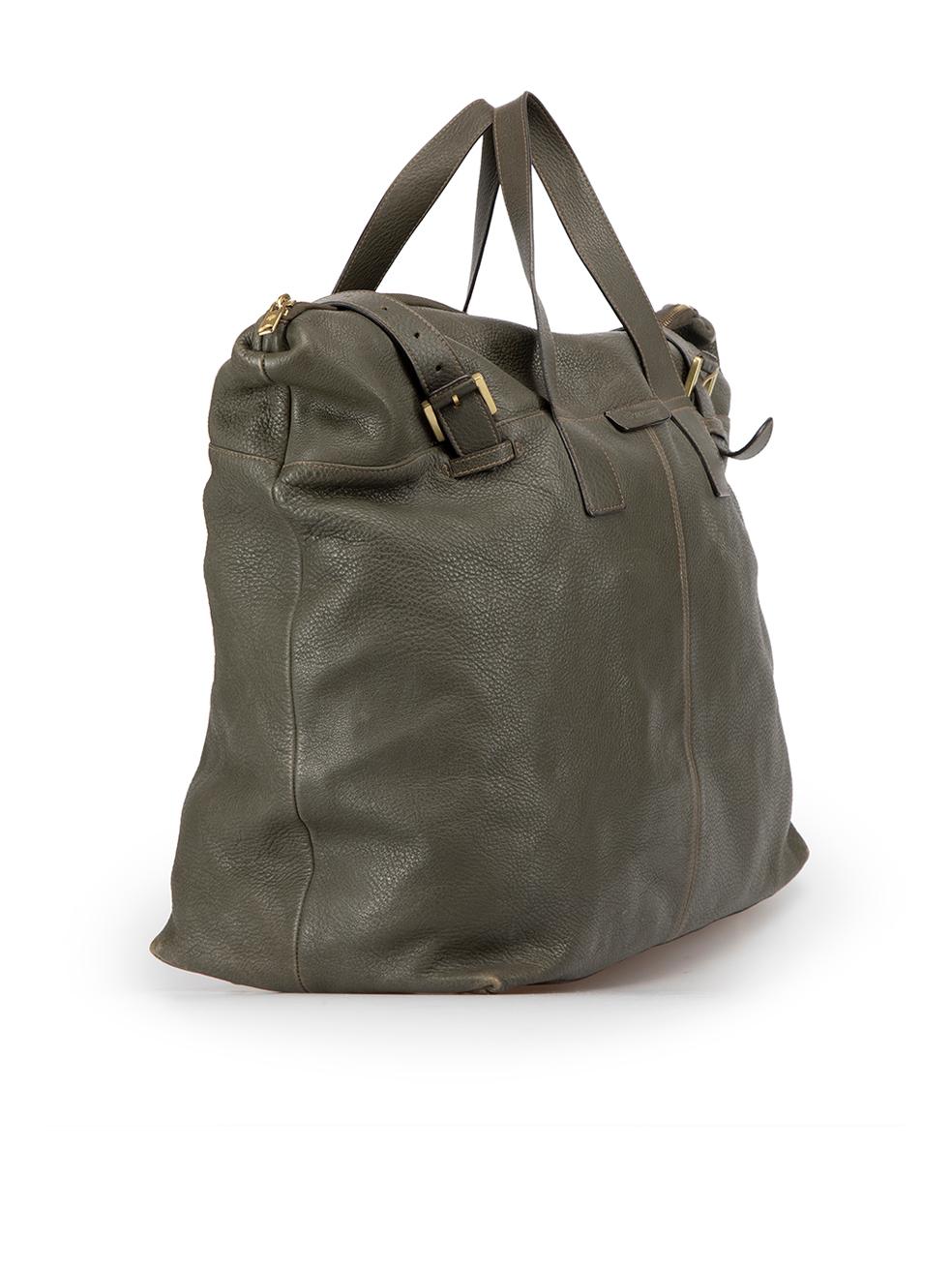 CONDITION is Good. Minor wear to bag is evident. Light wear to the front, back, base and top handles with scuffs to the leather. The zip hardware also has tarnished with time on this used Mulberry designer resale item. This item comes with original
