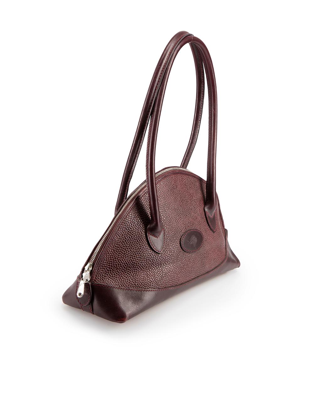 CONDITION is Very good. Minimal wear to bag is evident. Minimal wear to the base with scuff marks on this used Mulberry designer resale item. 



Details


Burgundy

Leather

Mini shoulder bag

Scotchgrain

2x Rolled top handles

Top double zip