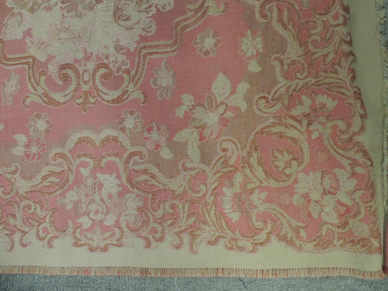 Mulberry Woven Dusty Rose Floral Throw In Good Condition In Oakland Park, FL