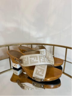 Mules Fendi with logo