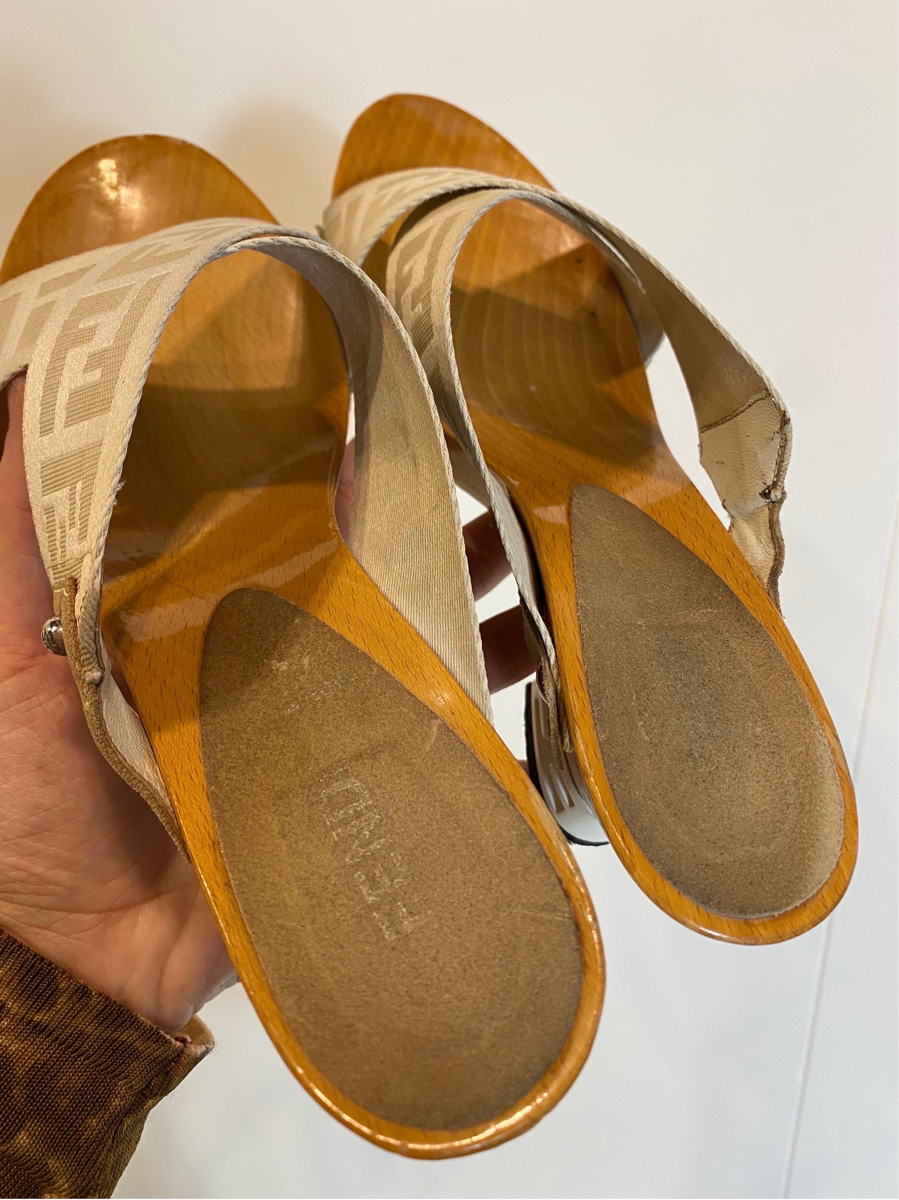 Mules Fendi con logo en venta 2