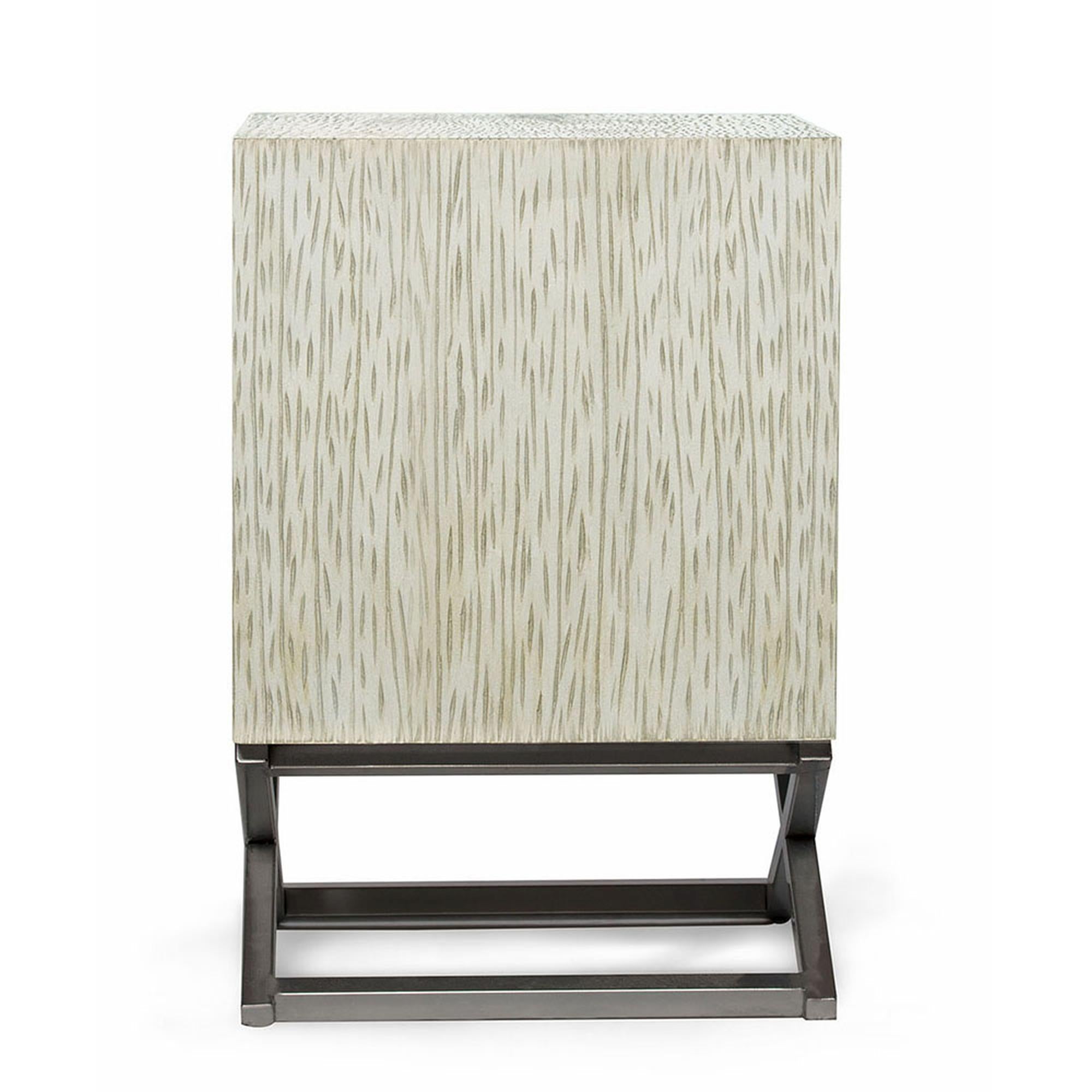 Modern Mulholland Nightstand in Aged Silver and Natural Metal by Innova Luxuxy Group For Sale