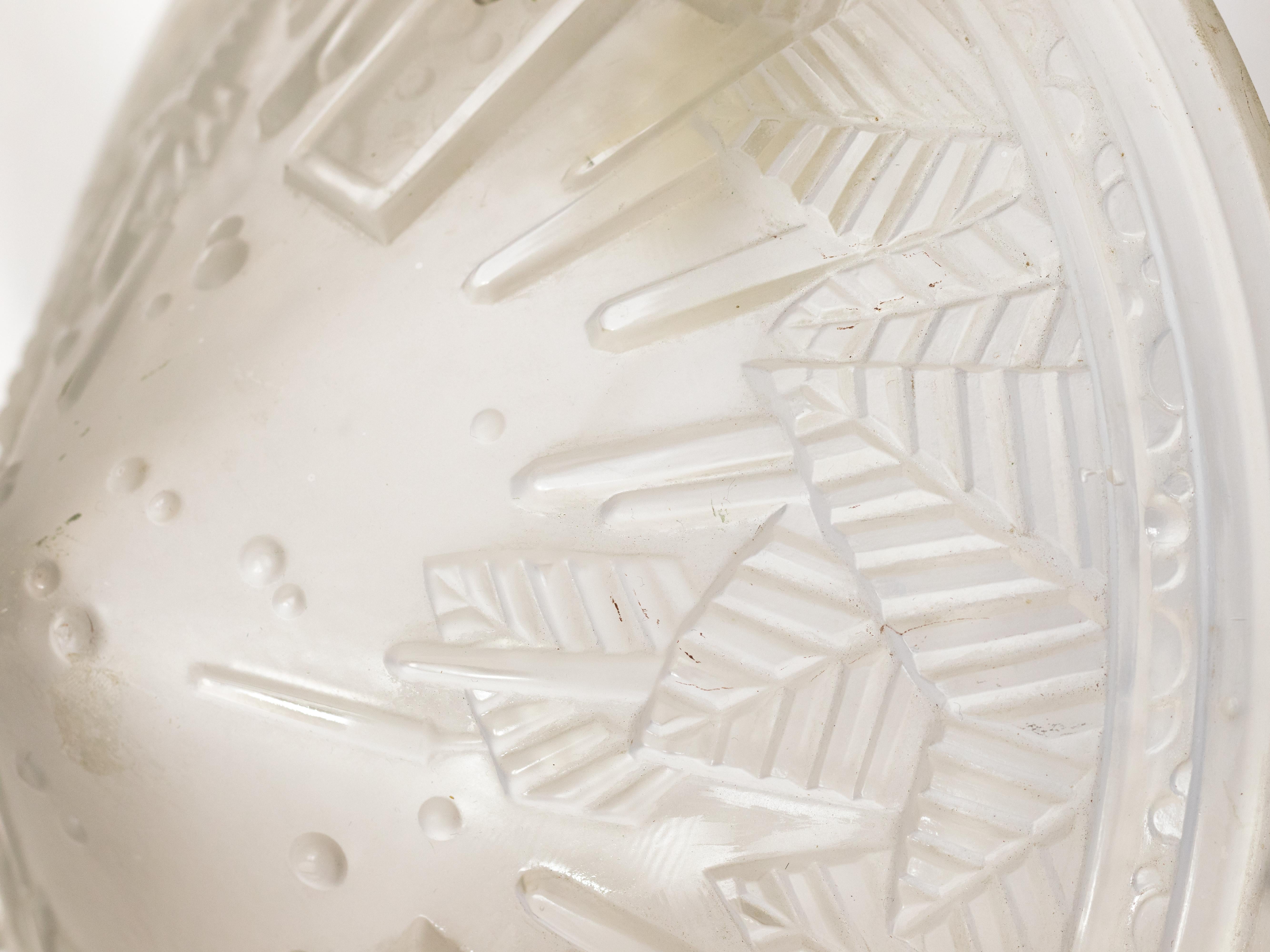 Art Déco Lampada da soffitto in vetro bianco Art Deco di Muller, 20° secolo in vendita