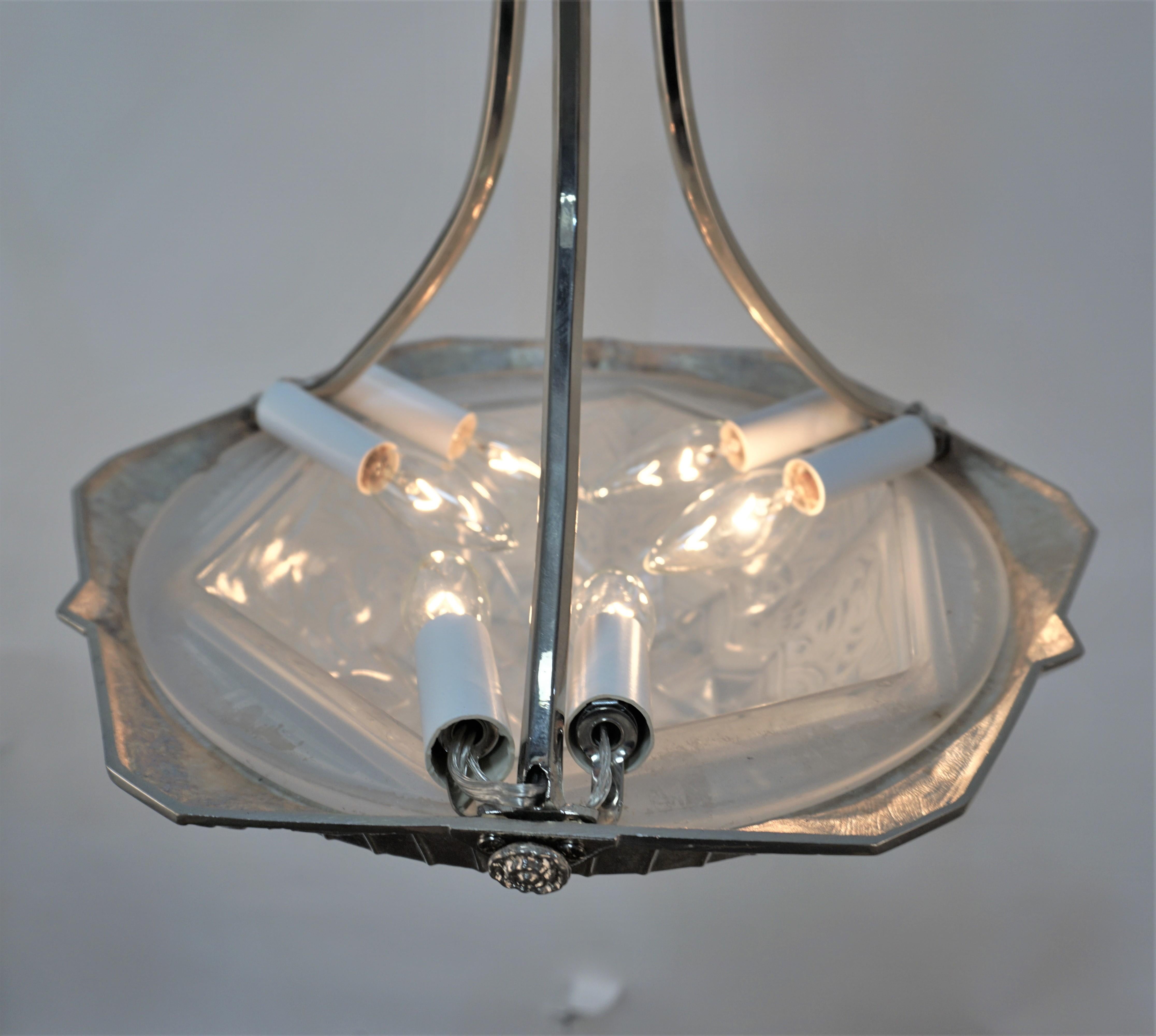 Muller Freres 1920's Art deco chandelier  For Sale 3