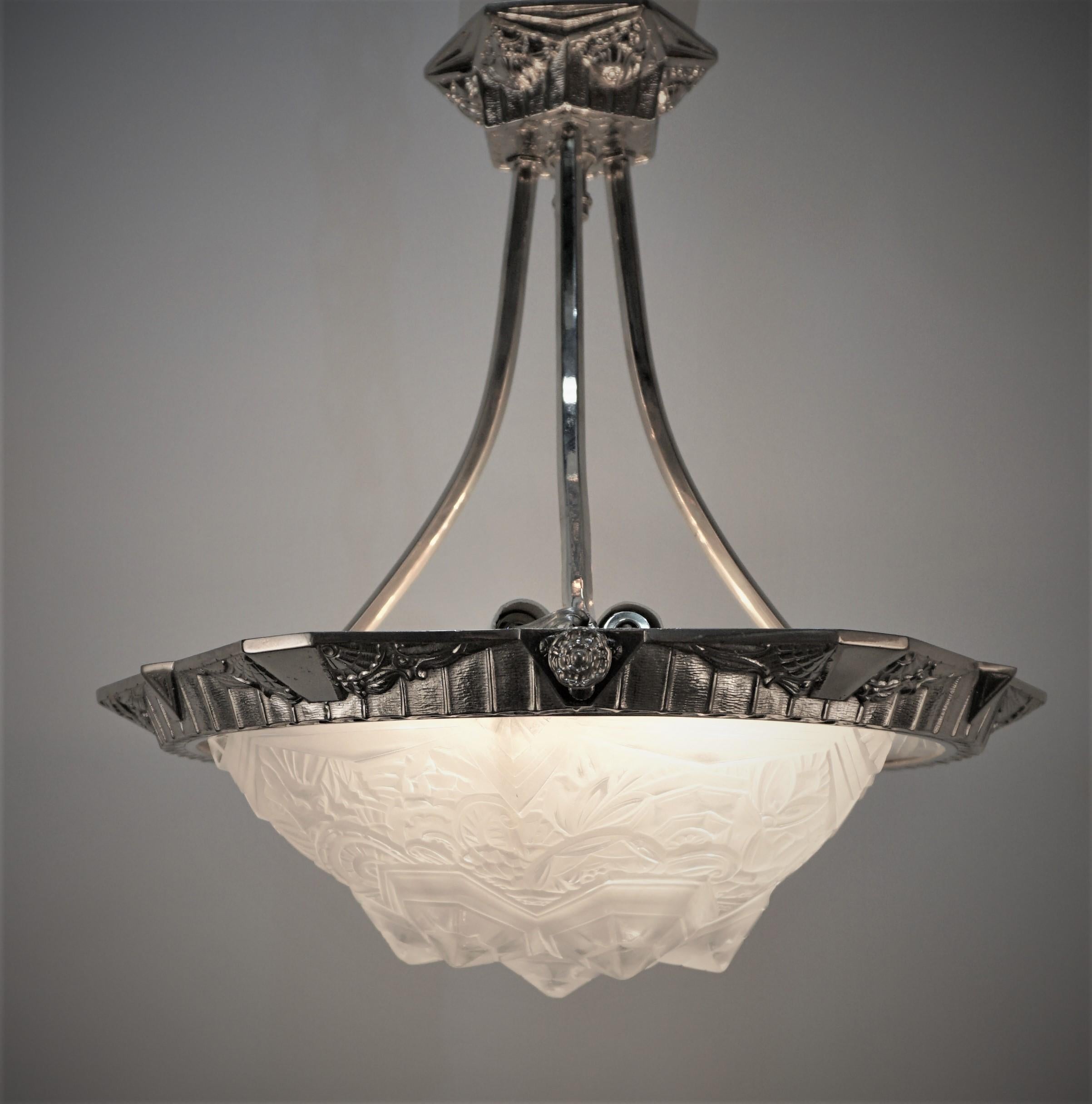 French Muller Freres 1920's Art deco chandelier  For Sale