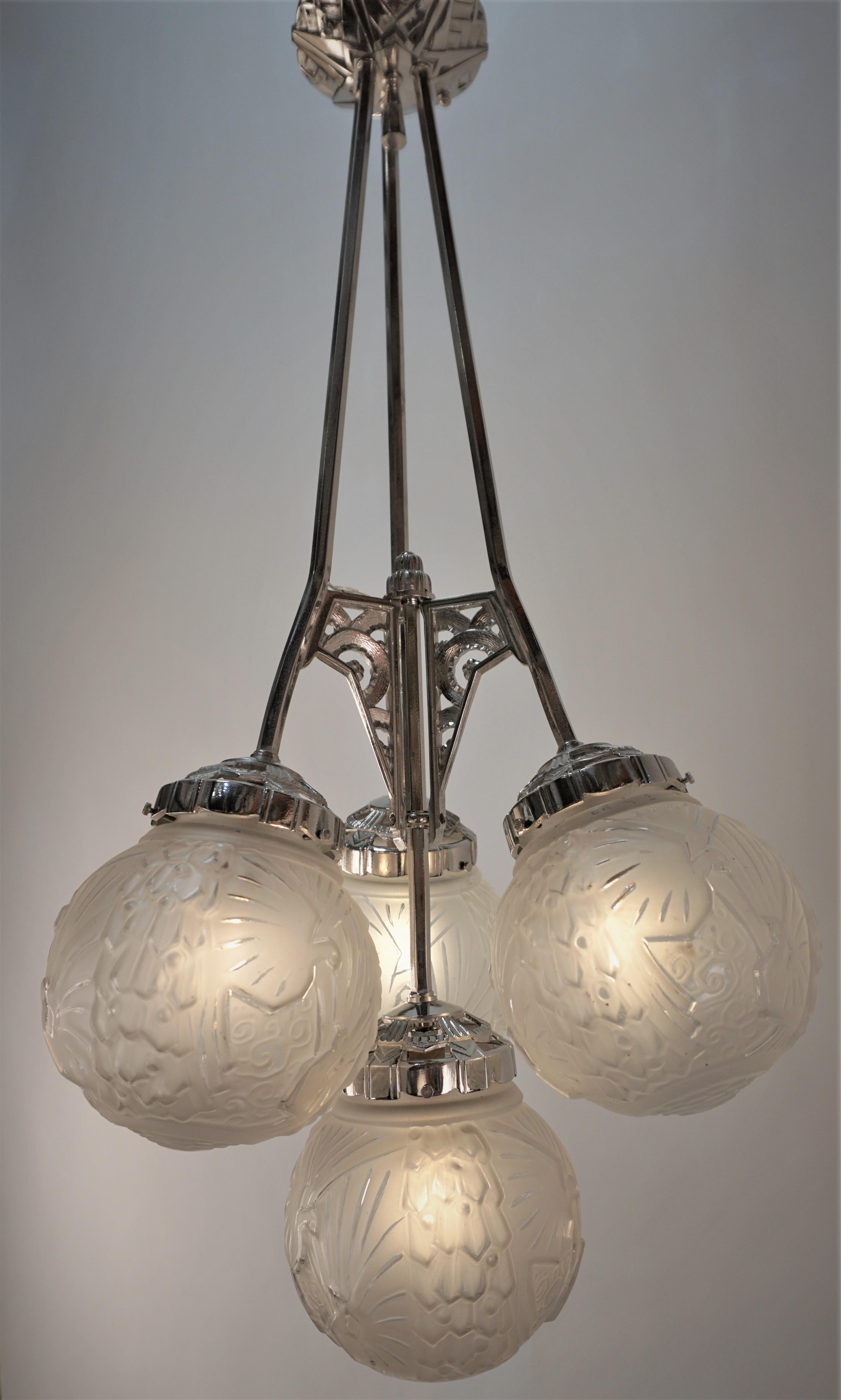 Early 20th Century Muller Freres 1920s Art Deco Chandelier