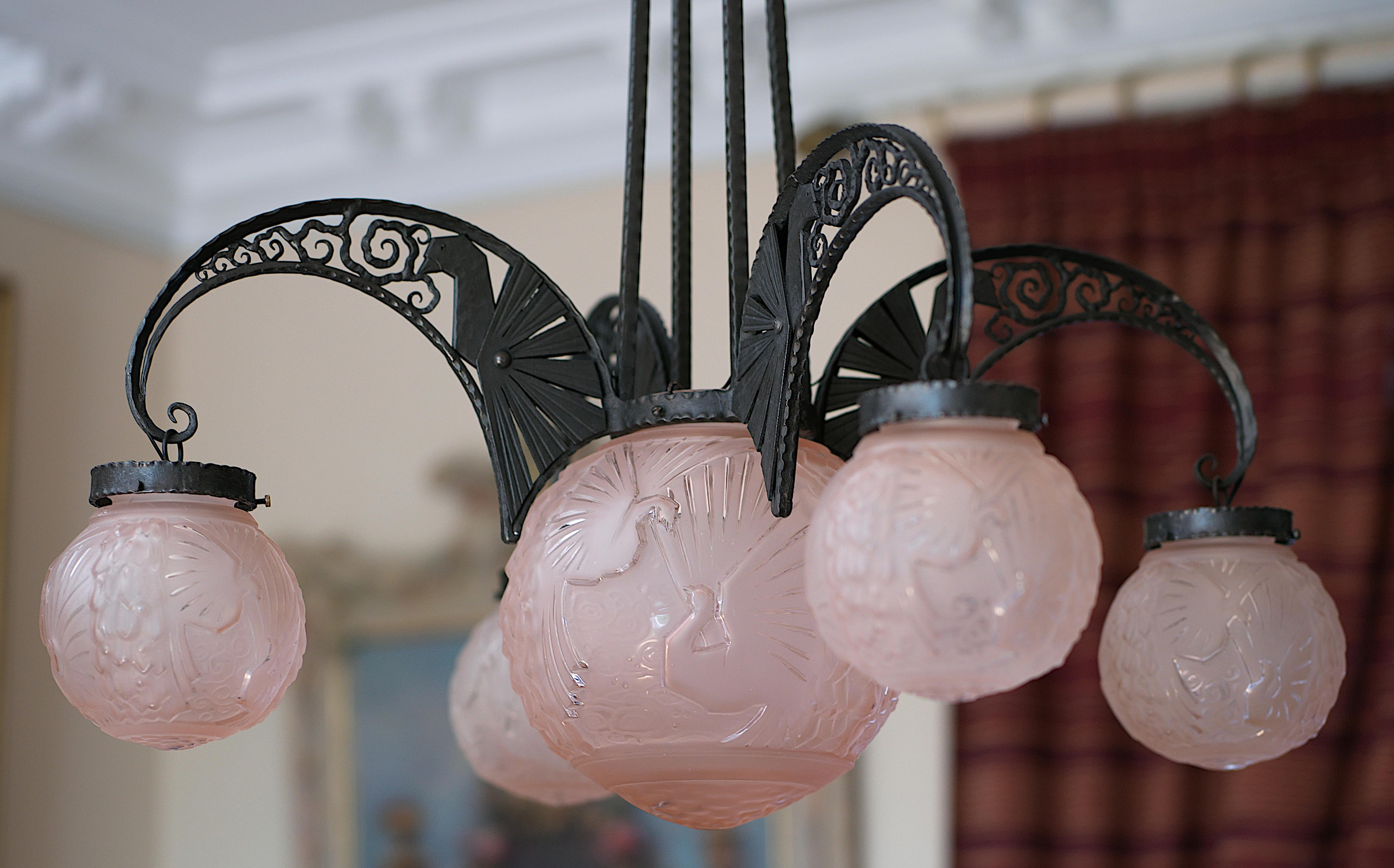 Muller Freres & Andre Kovacs Large French Art Deco Pink Chandelier, 1925 For Sale 5
