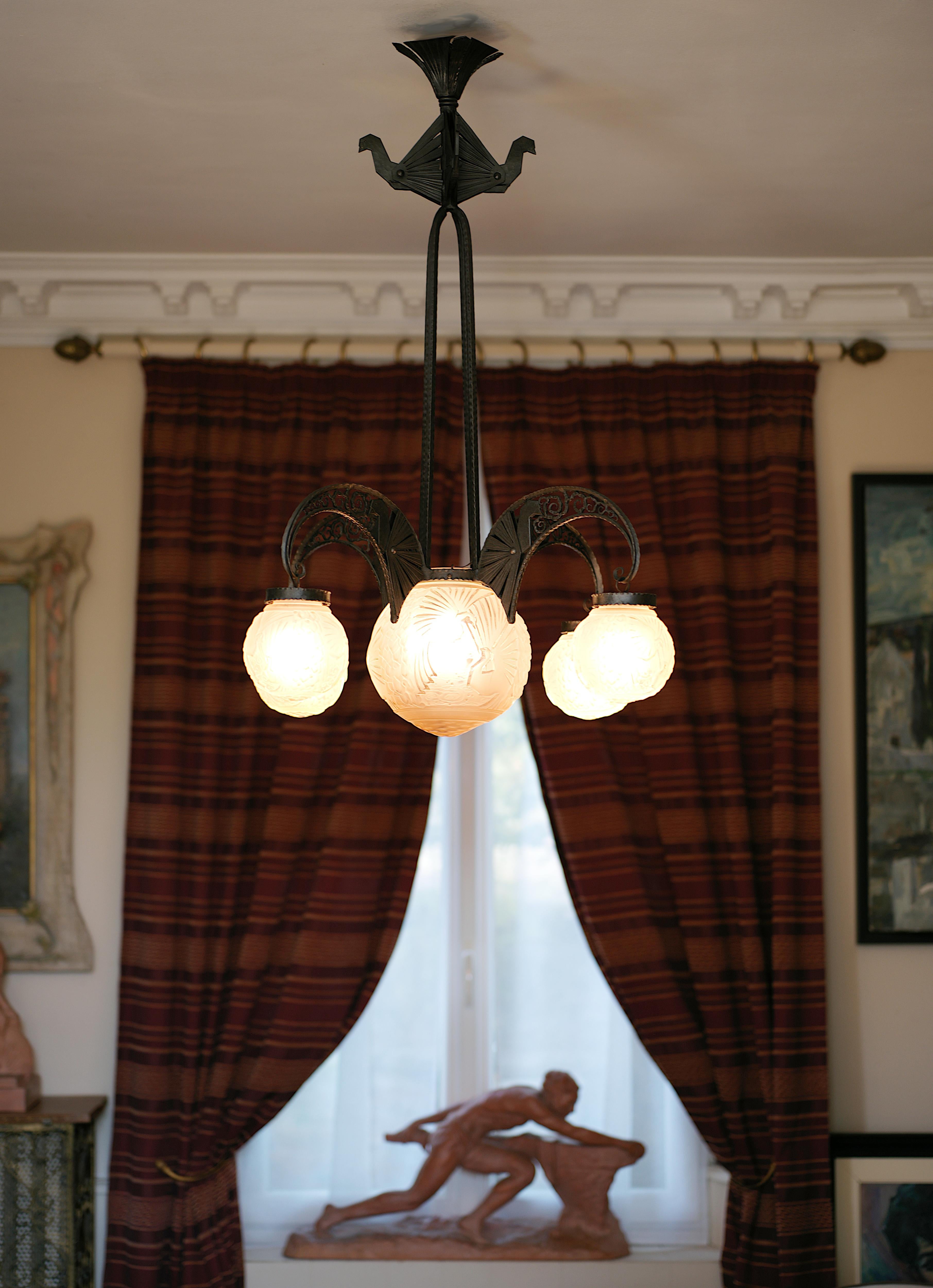 Muller Freres & Andre Kovacs Grande lampadario francese Art Déco rosa, 1920 in vendita 4