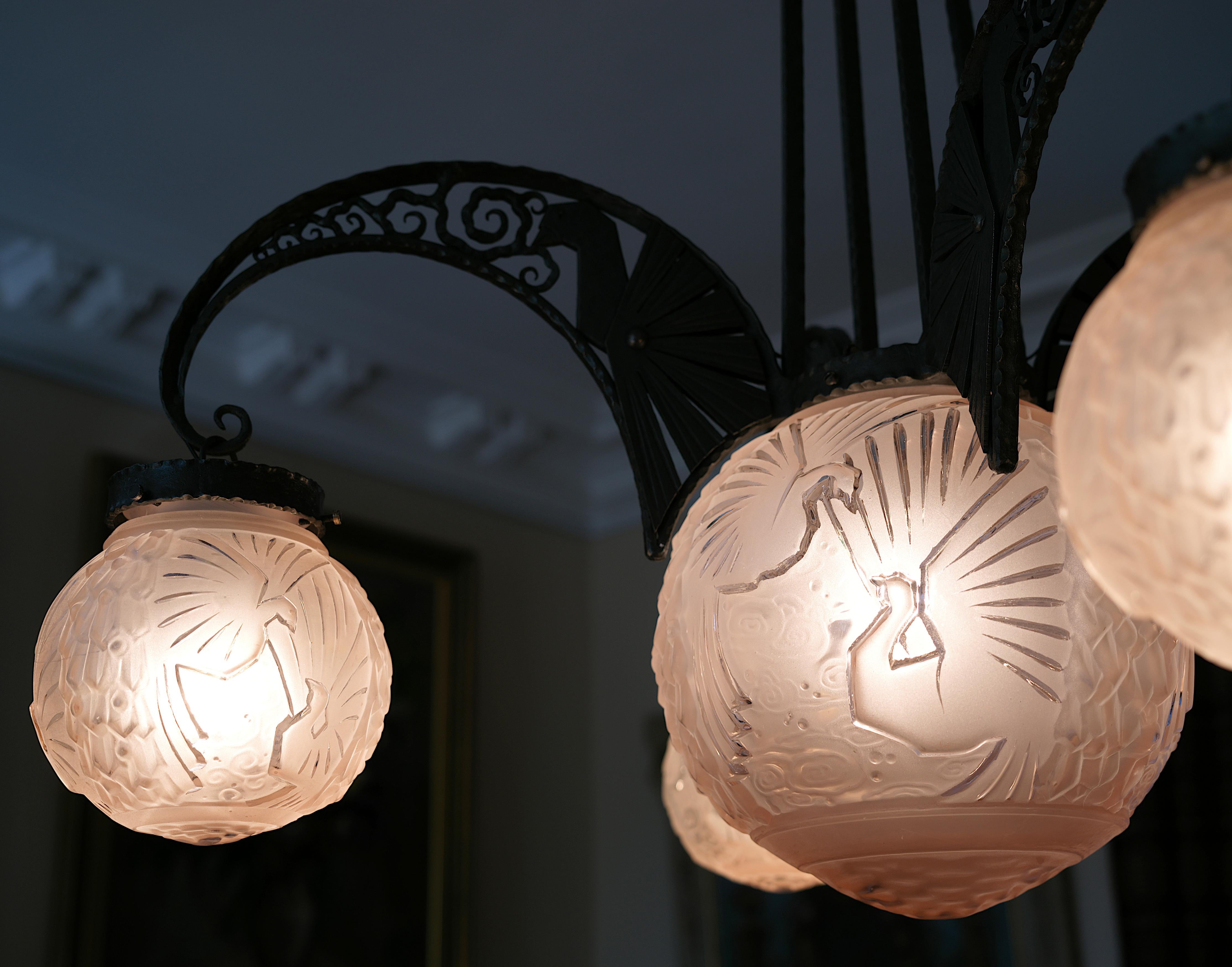 Inizio XX secolo Muller Freres & Andre Kovacs Grande lampadario francese Art Déco rosa, 1920 in vendita