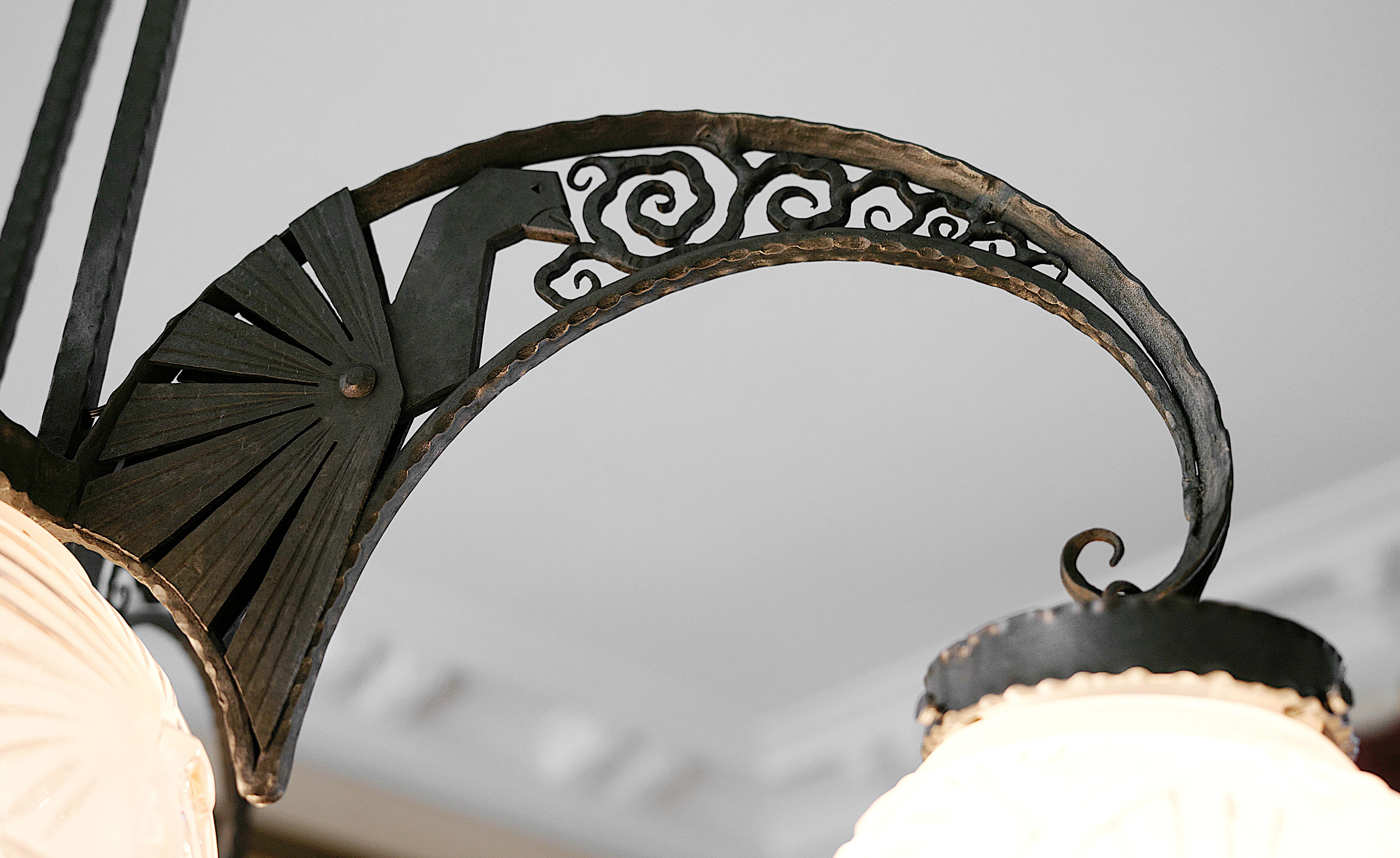 Muller Freres & Andre Kovacs Grande lampadario francese Art Déco rosa, 1920 in vendita 2