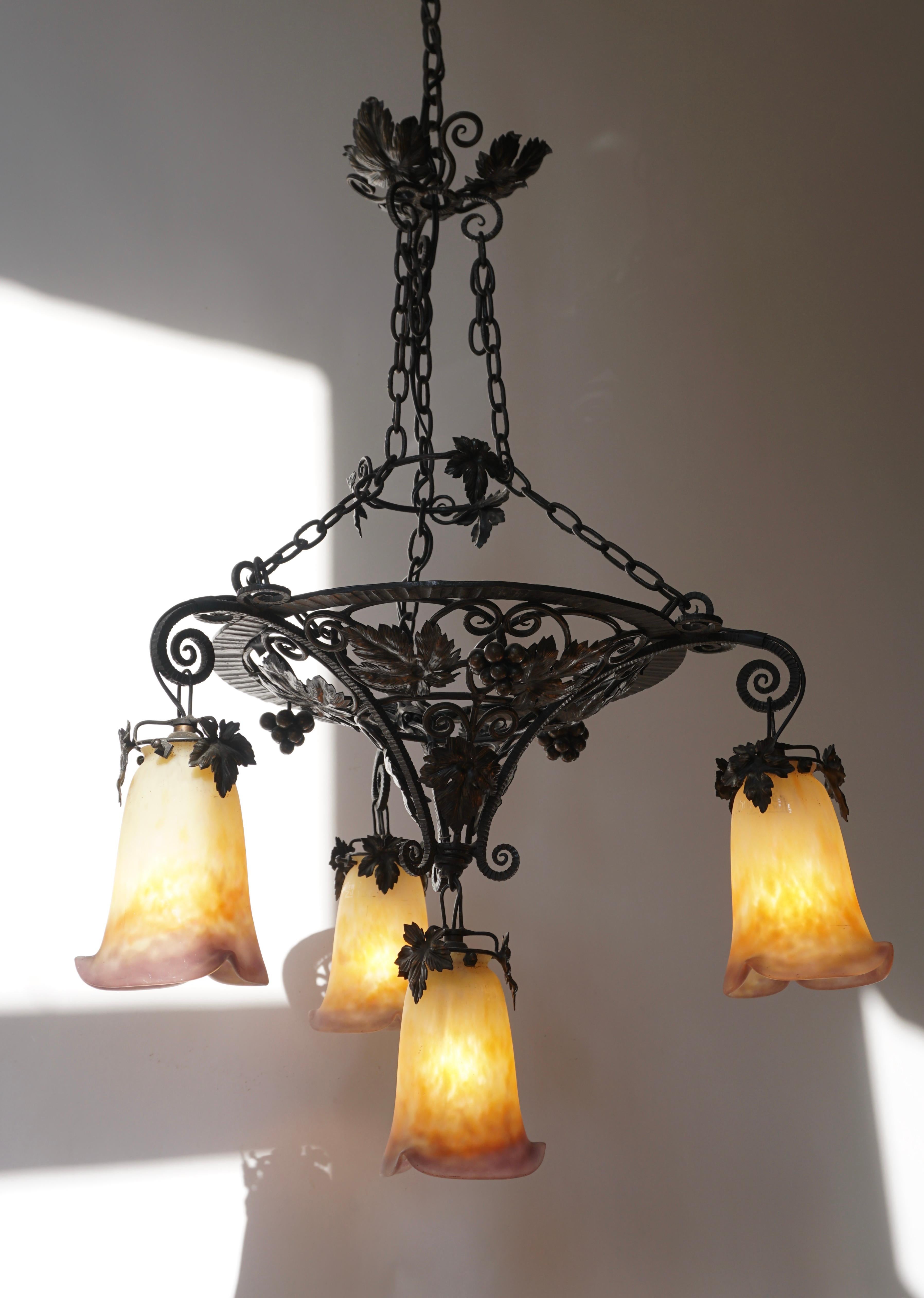 Muller Freres Art Deco Four-Light Chandelier In Good Condition For Sale In Antwerp, BE