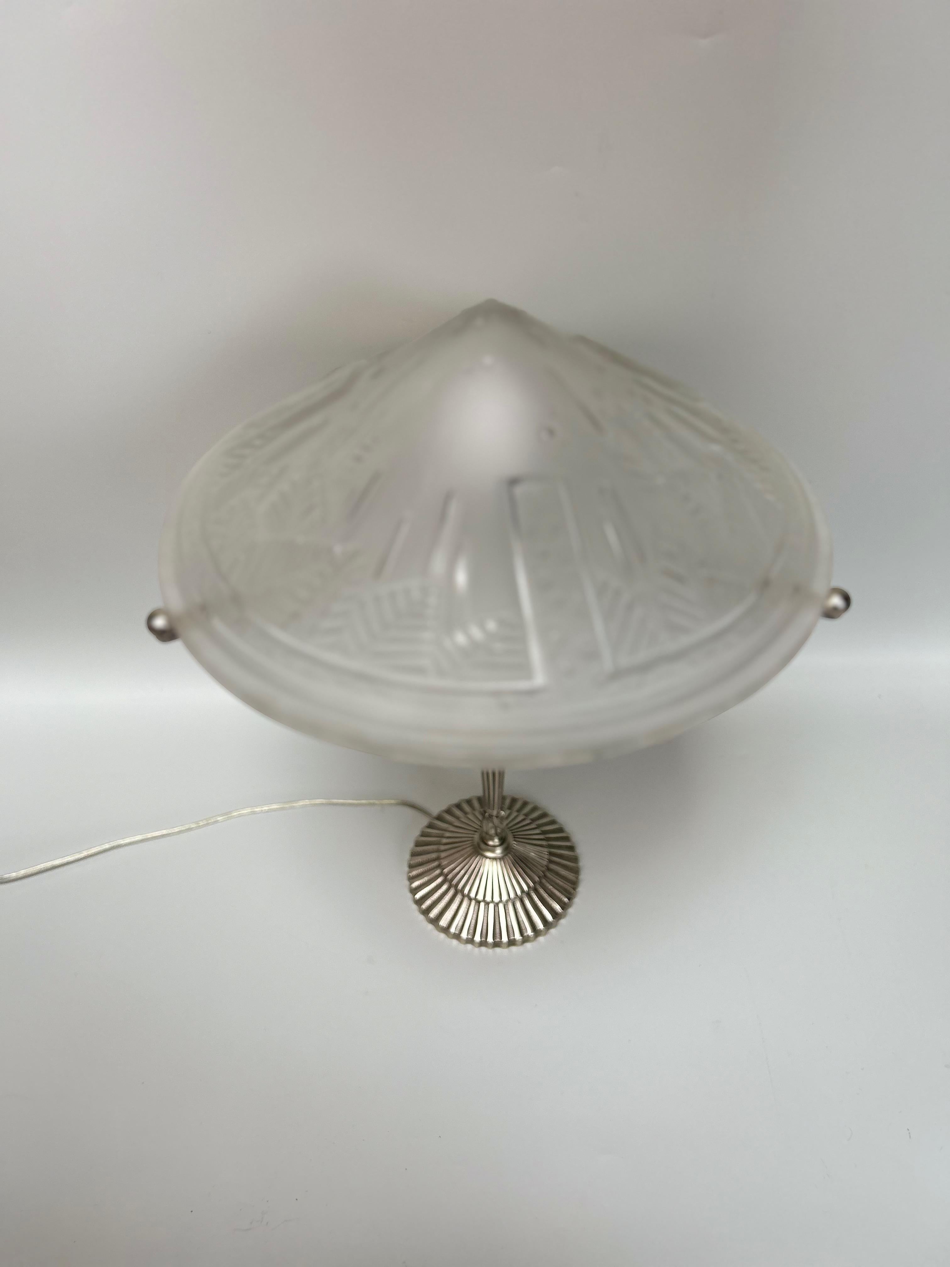 Muller Freres Art Deco Lamp In Excellent Condition For Sale In NANTES, FR