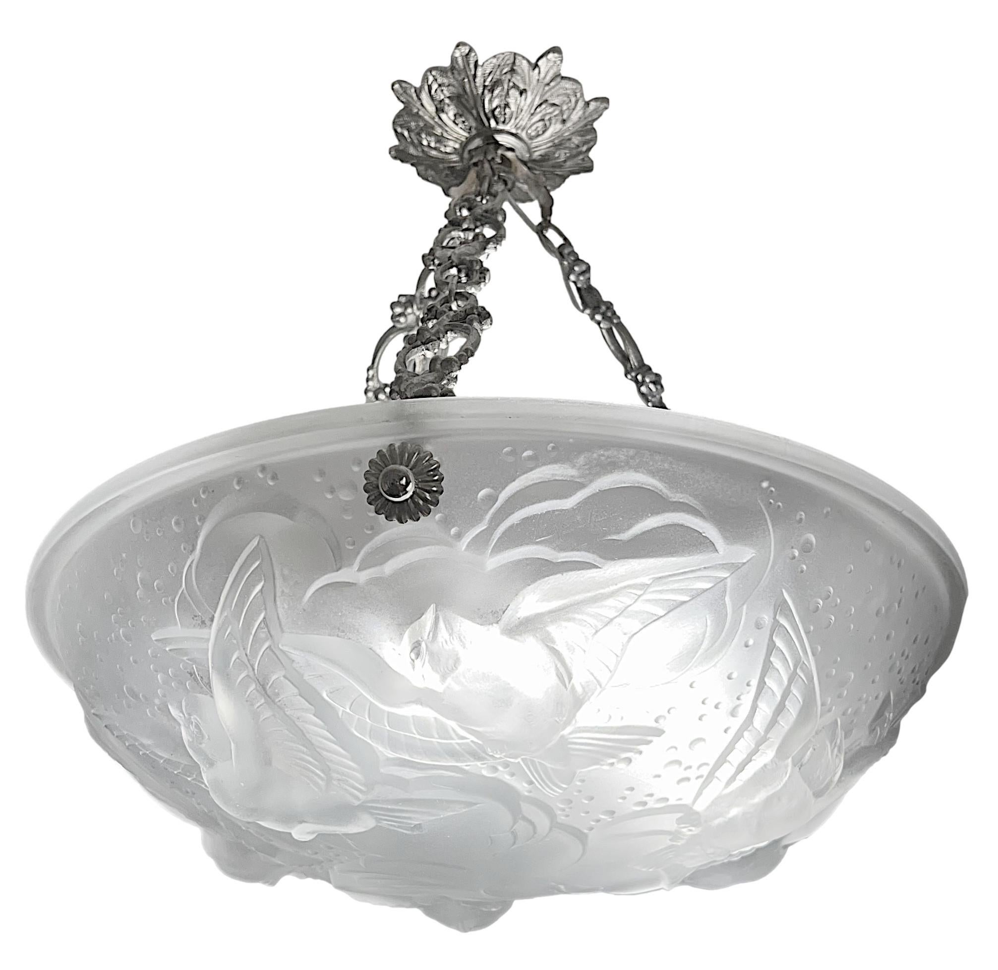 Bronze Muller Freres Art Deco Swallow Pendant Chandelier 1920 Rare 7 shades available For Sale