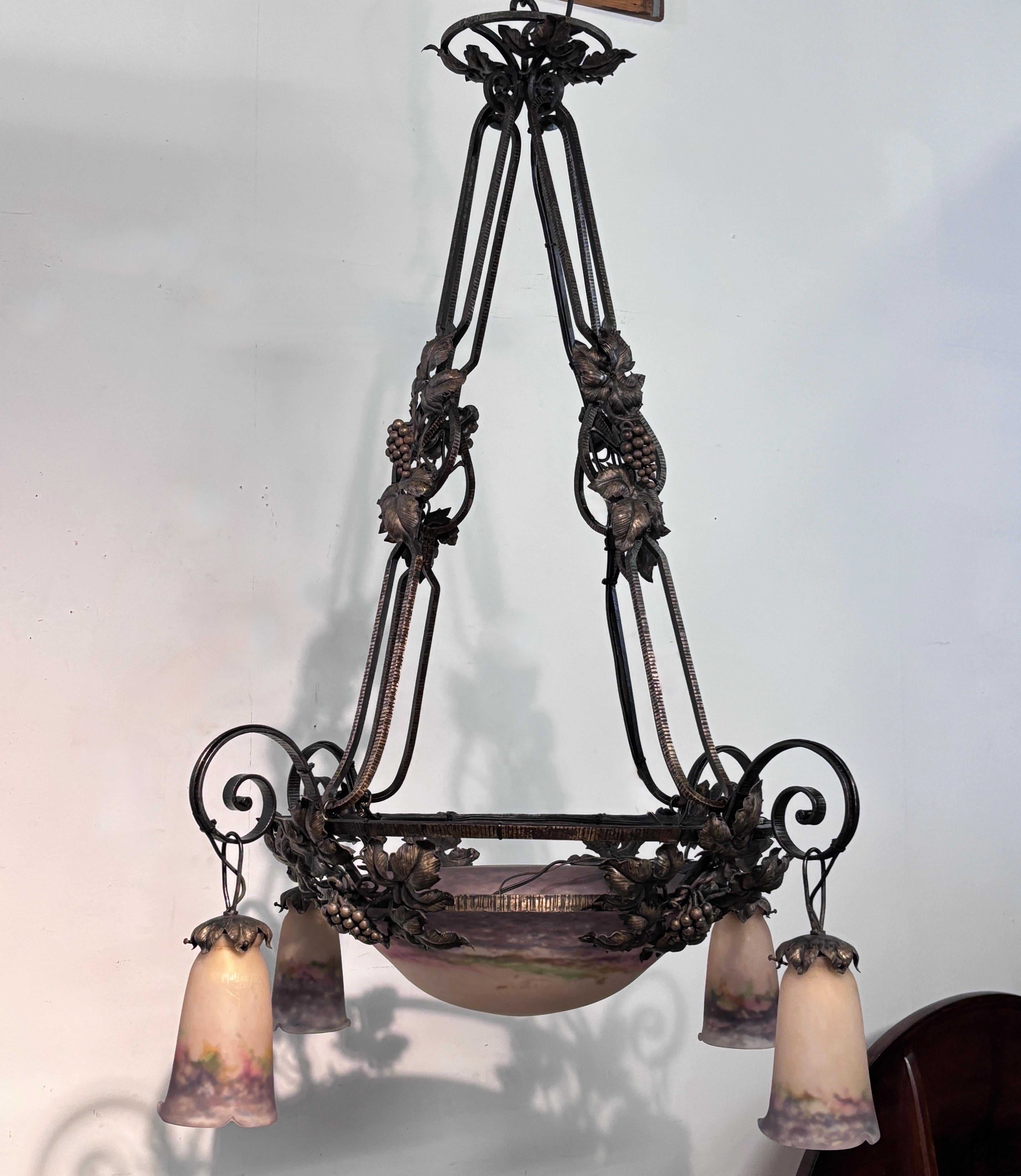 Vetro artistico Lampadario in ferro battuto e vetro artistico Muller Frères Art Deco, Francia 1920 in vendita