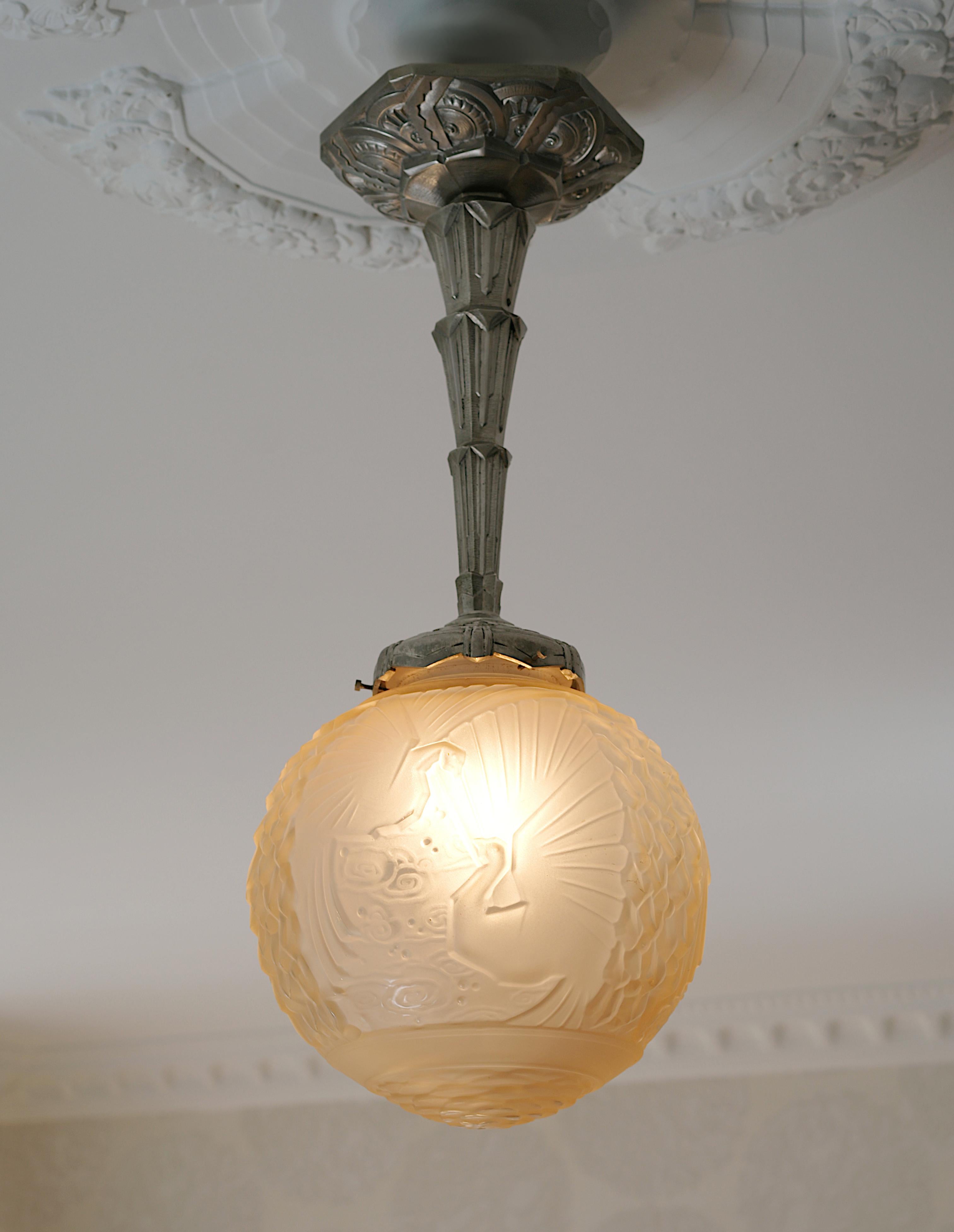 Inizio XX secolo Lampadario a sospensione a forma di uccello MULLER FRERES, 1920 in vendita