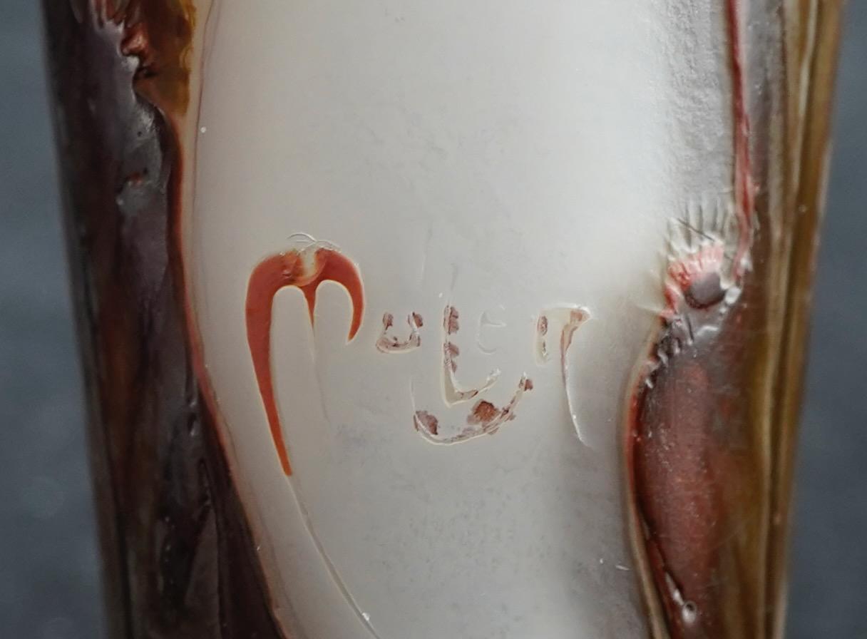 I. Muller  Vase en verre camée de Frères, taillé à la roue et appliqué Bon état - En vente à Sarasota, FL