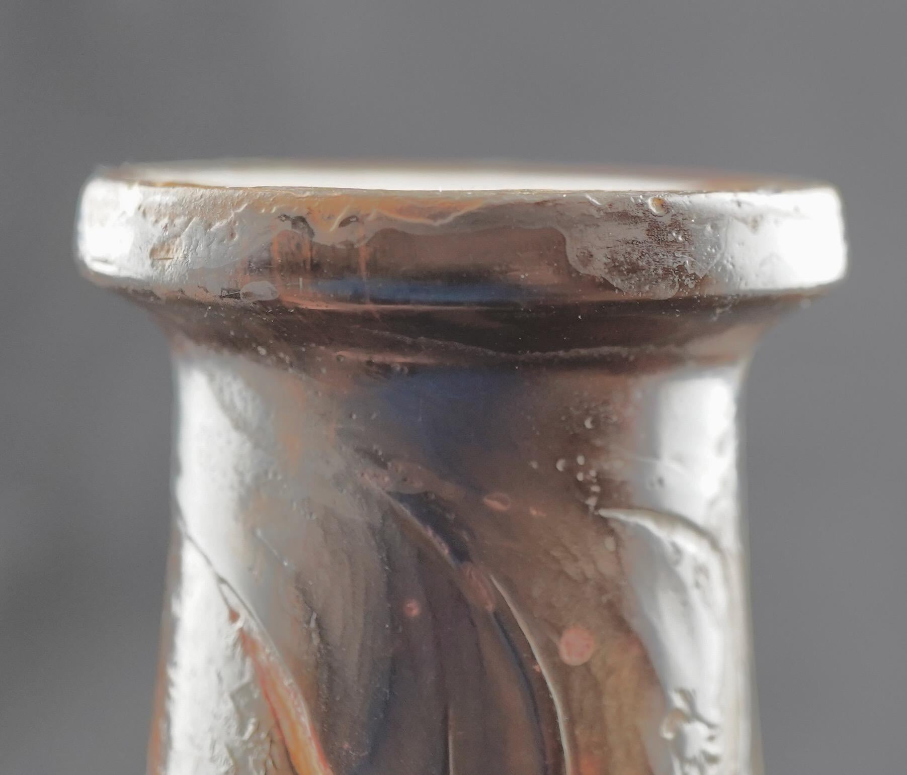 I. Muller  Vase en verre camée de Frères, taillé à la roue et appliqué en vente 1