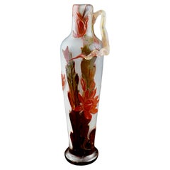 I. Muller  Freres Cameo Glass, Vaso di vetro tagliato e applicato a rotella