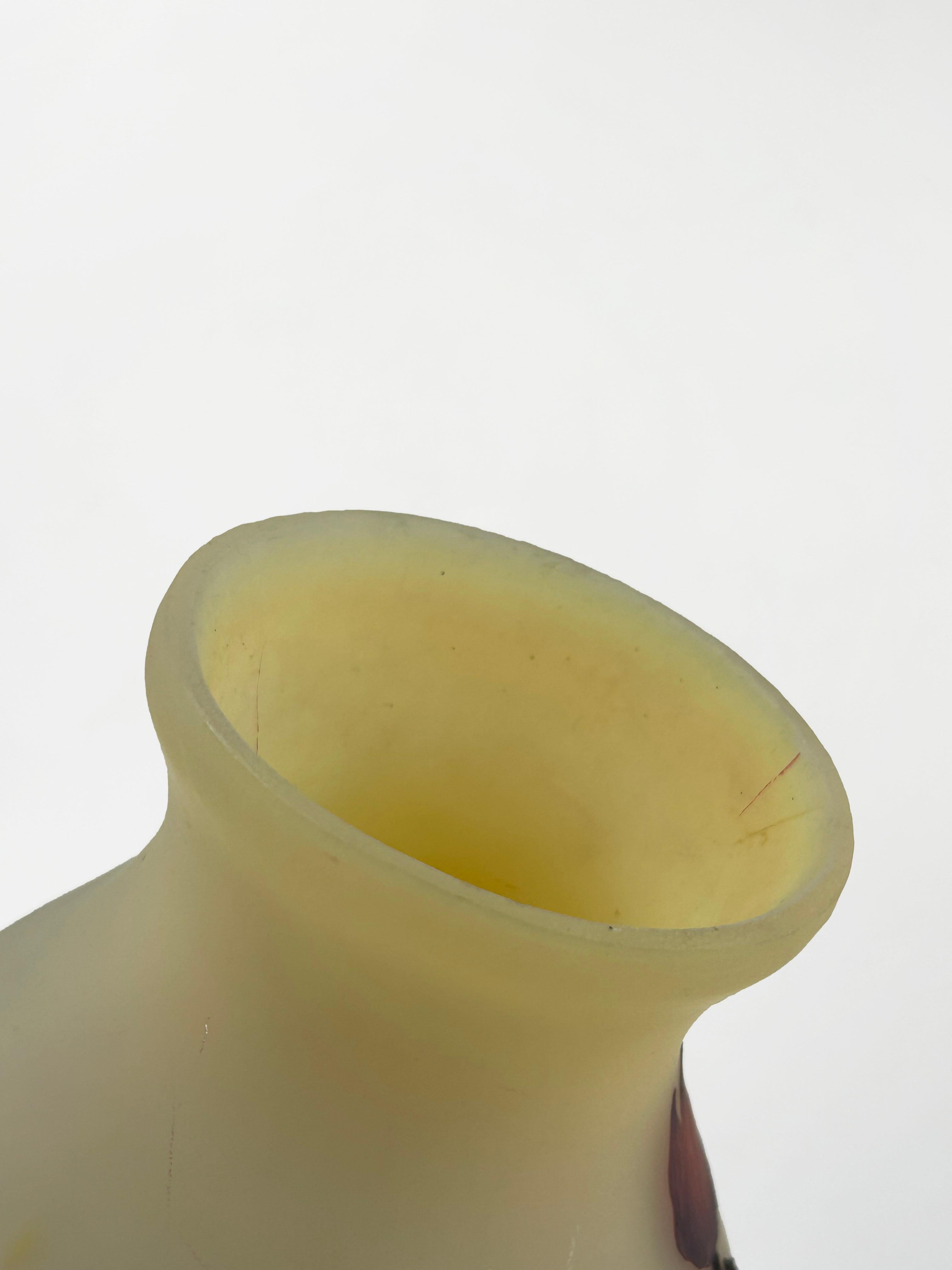 Verre d'art Iler Frères vase en camée circa 1910-1920 en vente