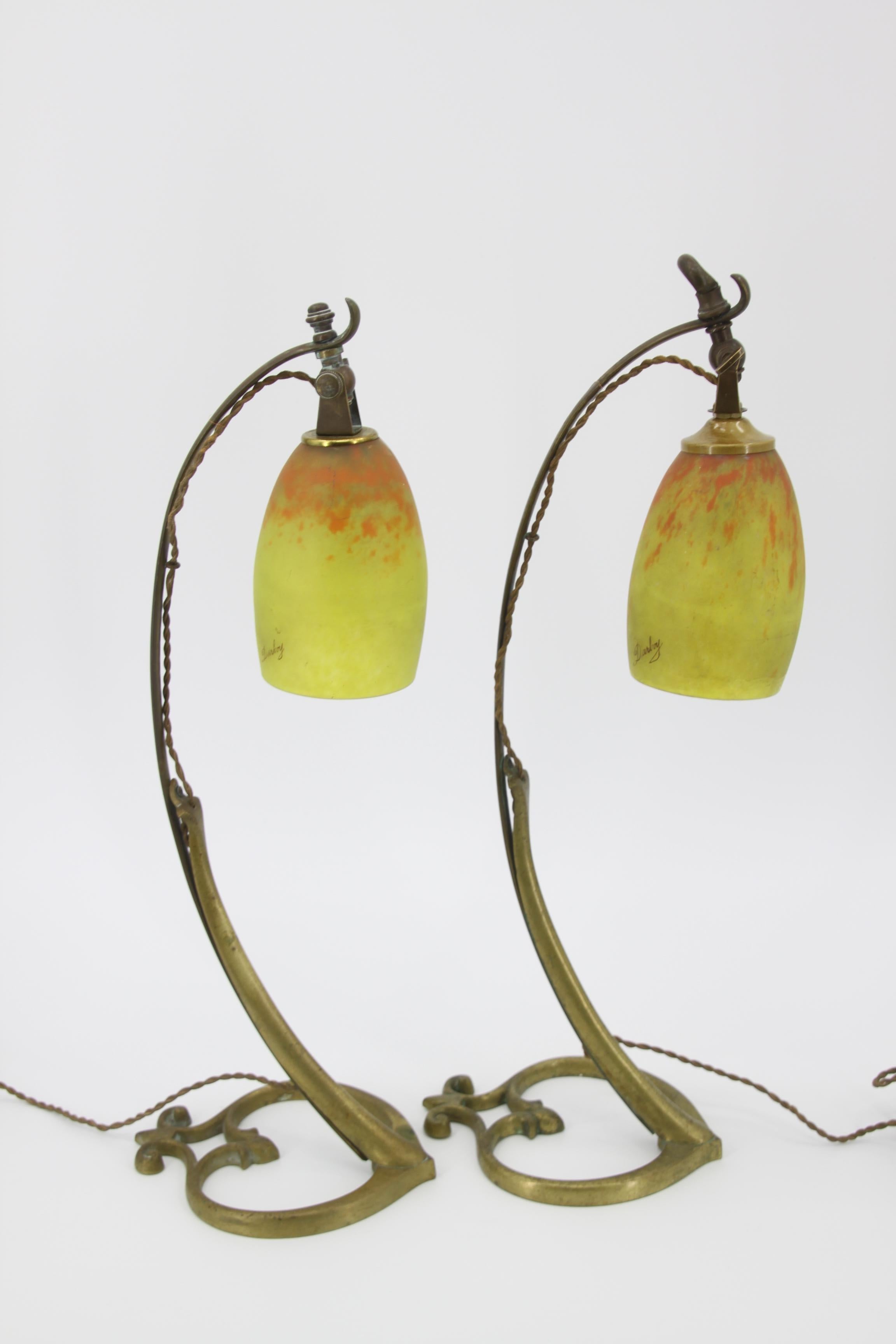 French Muller Frères “Darboy” Set of 2 Bronze and Glass Table Lamps, Art Nouveau