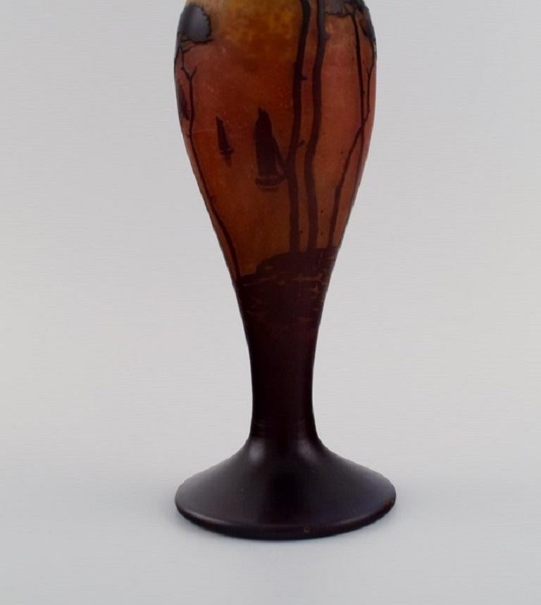 Inizio XX secolo Muller Frères, Francia, Vaso in vetro artistico fumé e scuro, anni '20 in vendita