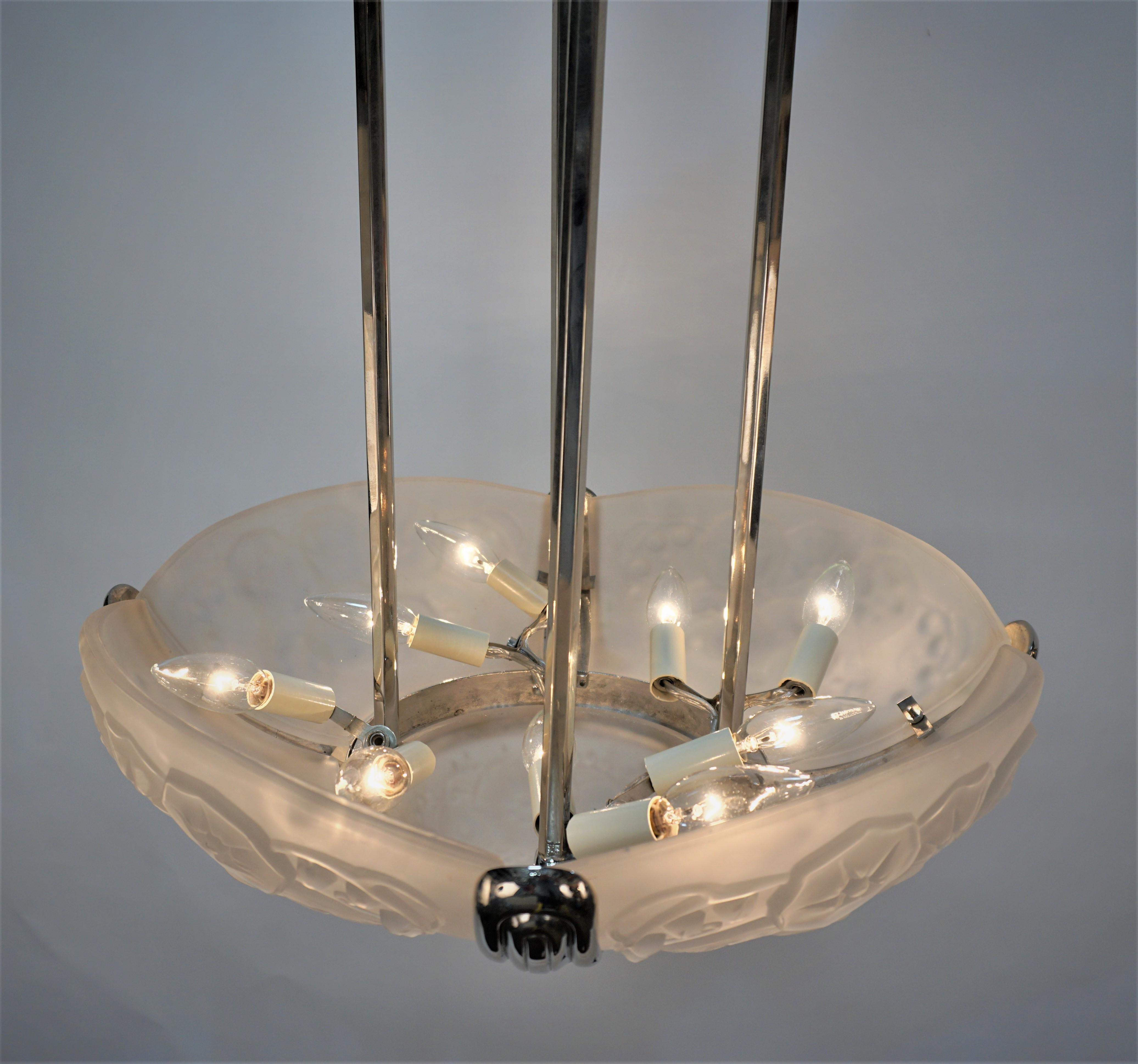 Muller Freres French 1930 Art Deco Chandelier  For Sale 3