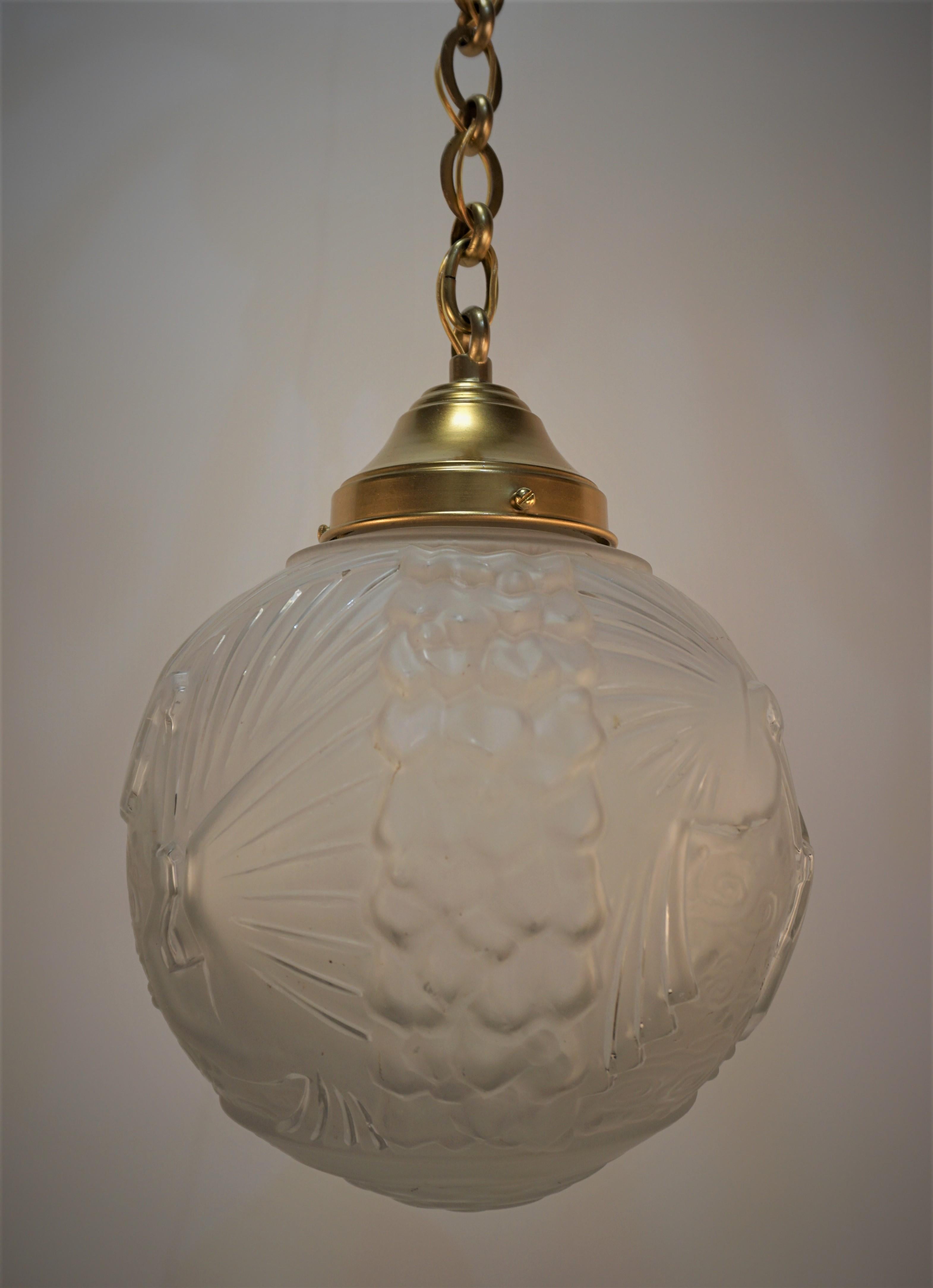 Muller freres French 1930 art deco pendant chandelier (4 in stock) For Sale 3
