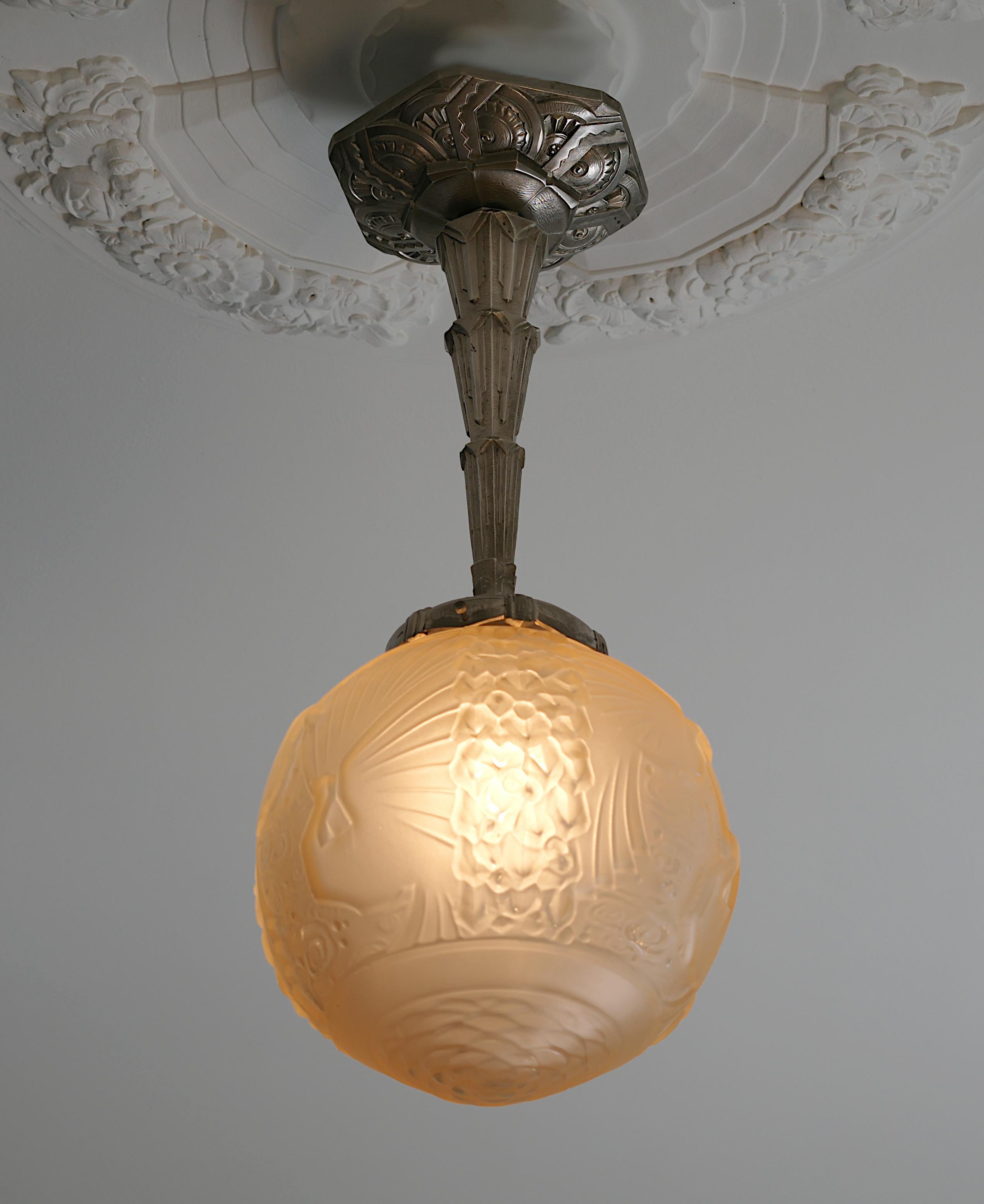 Early 20th Century MULLER FRERES French Art Deco Bird Ceiling-light, ca.1925 For Sale