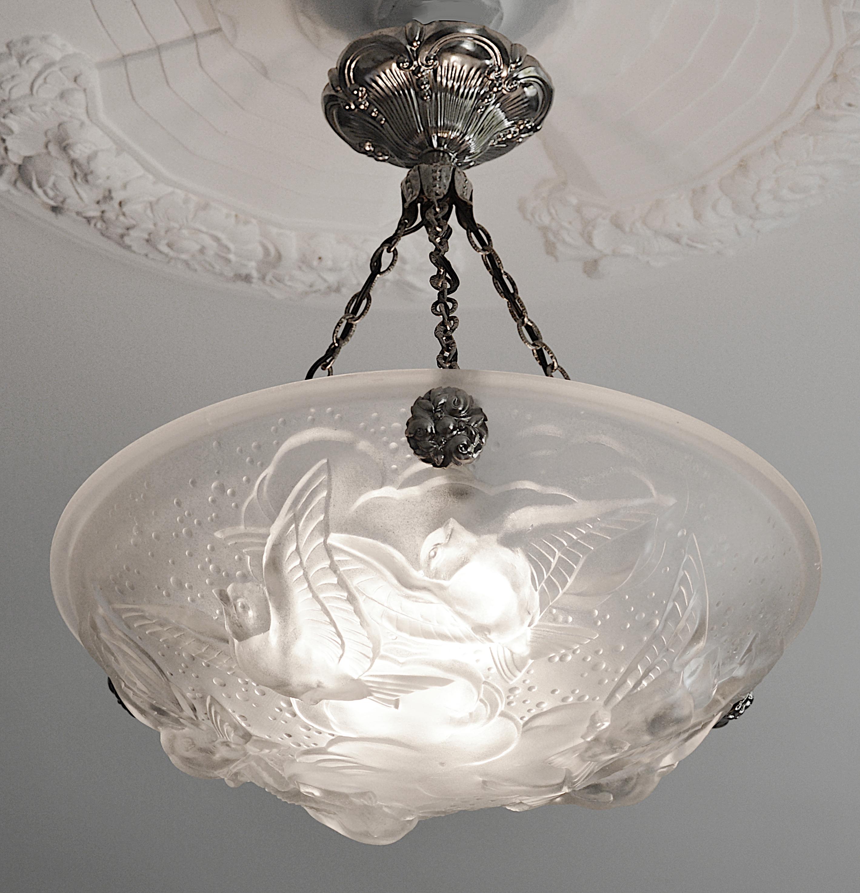 Frosted Muller Freres French Art Deco Bird Chandelier, Late 1920s